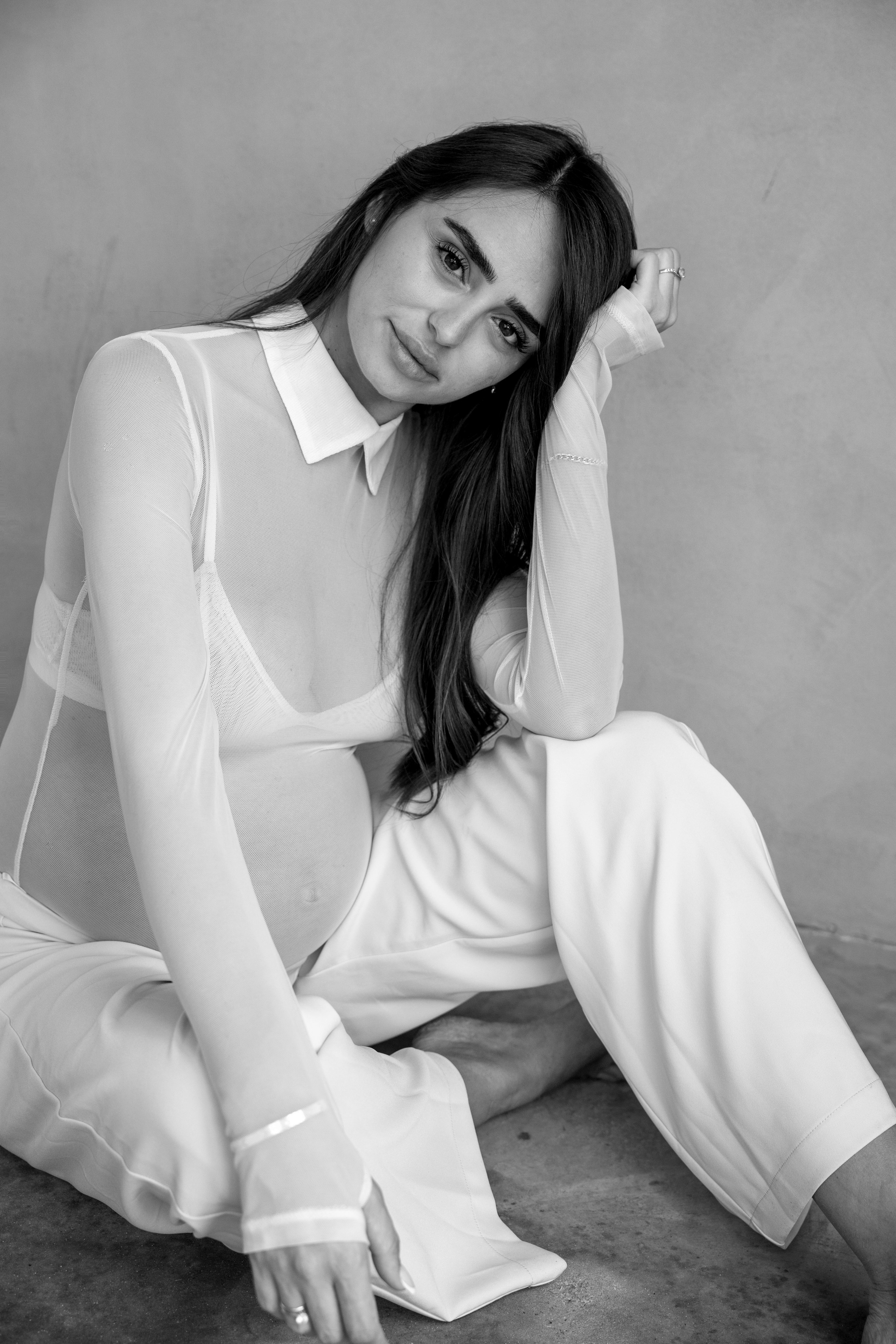 Pregnancy photoshoot inside the studio in Tel Aviv. Главная