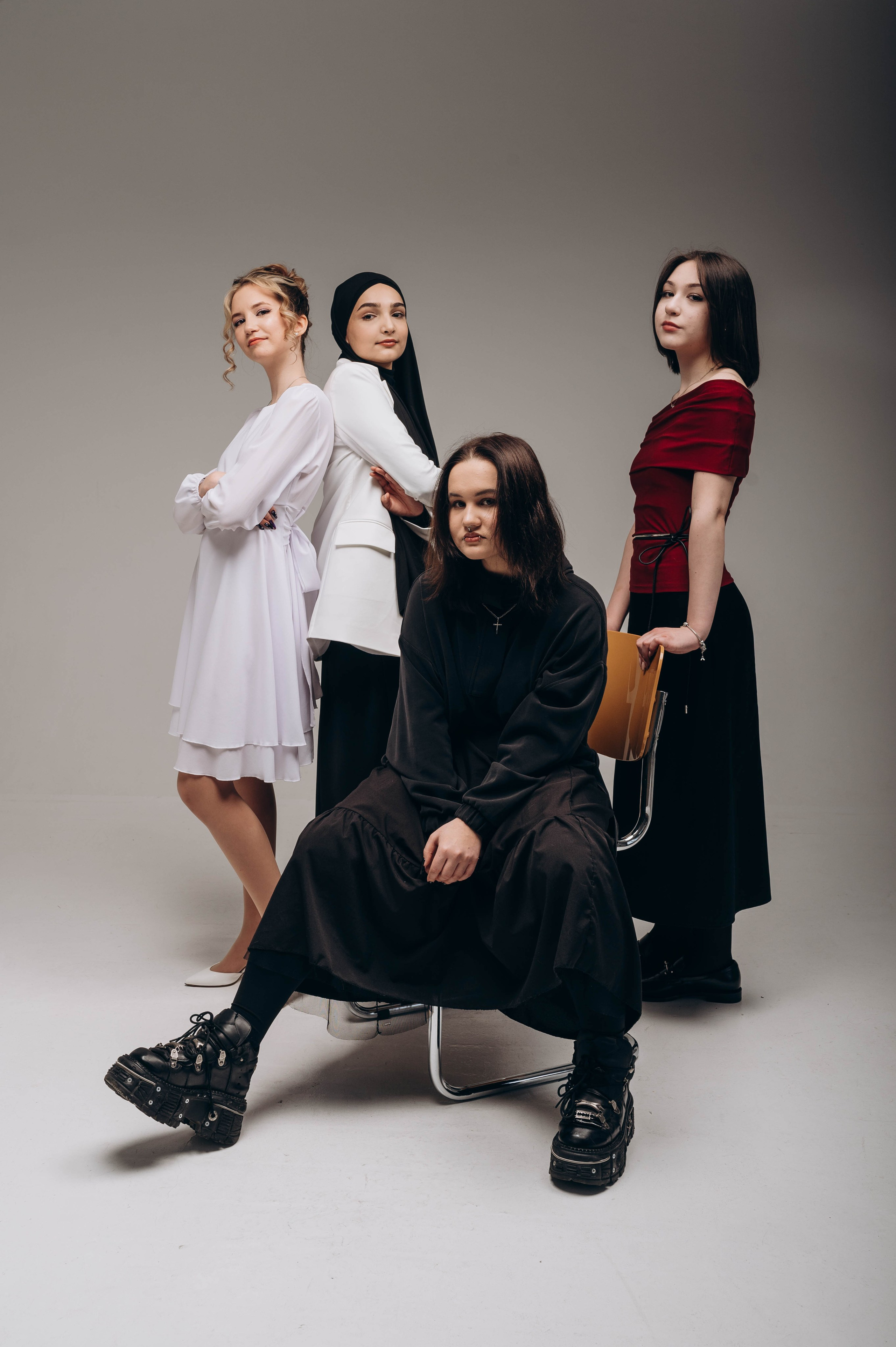 ДРУЗЬЯ. Выпускные альбомы в современном стиле | Казань