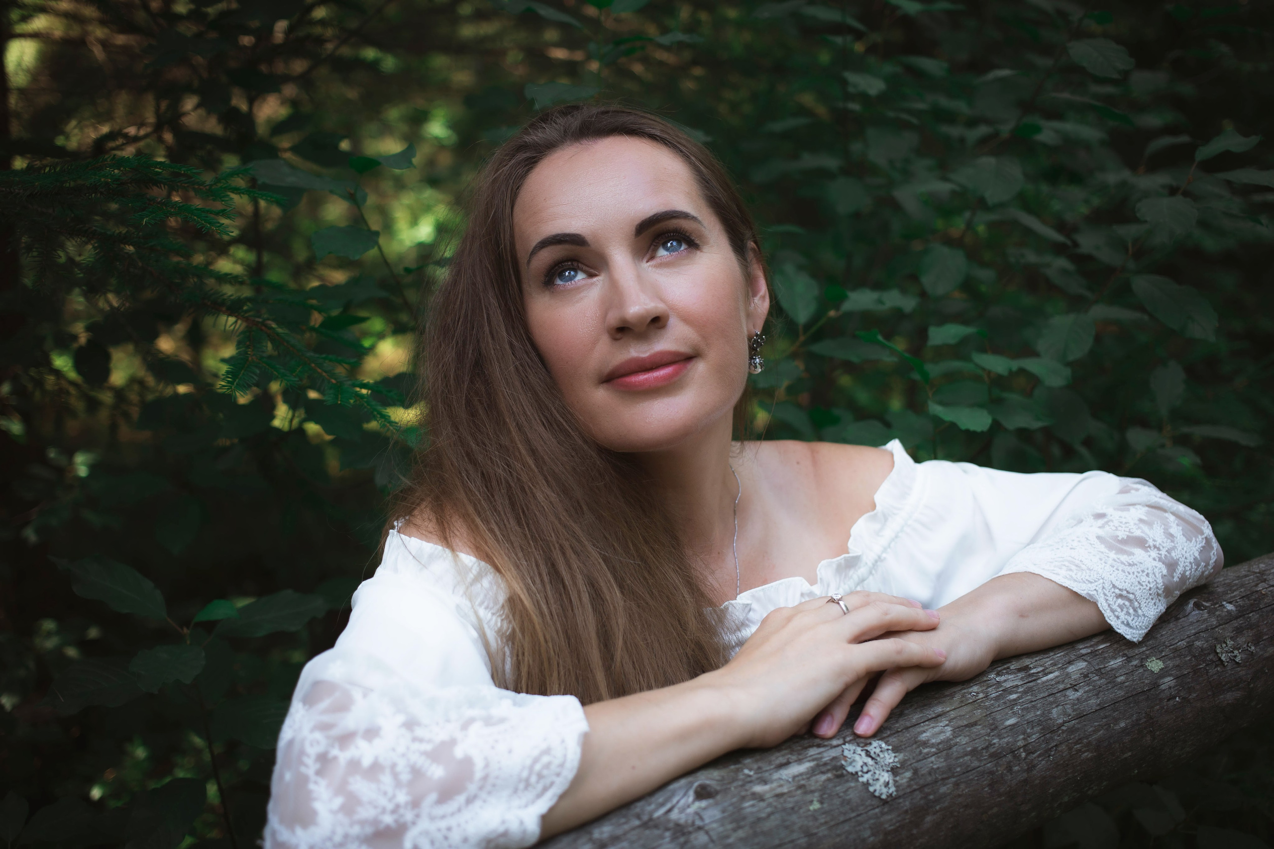 Лесная история: фотопрогулка на природе в Санкт-Петербурге. Портретные фотосессии, контент-съемки, репортаж