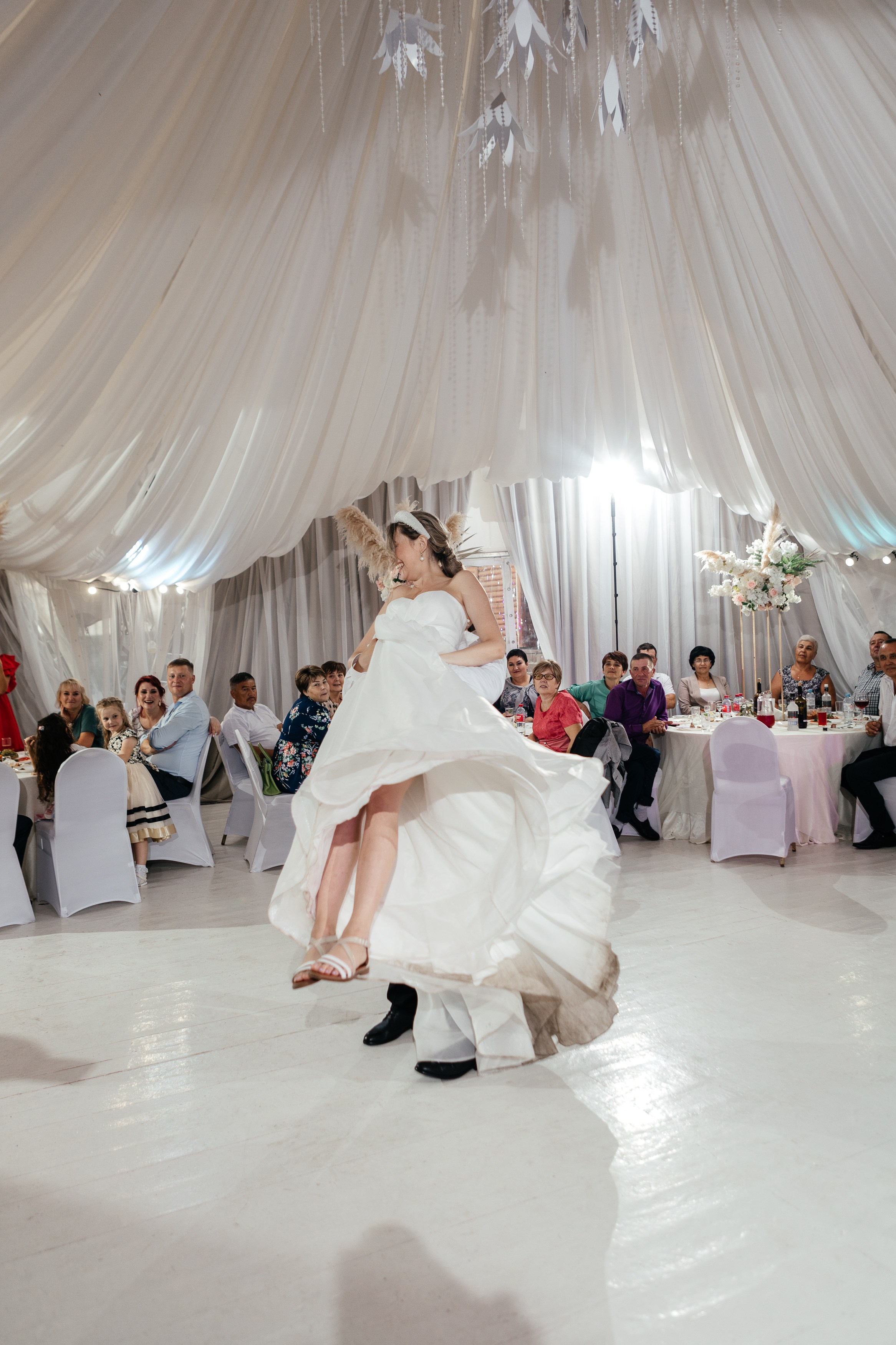 Свадебный фотограф Уфа — Руслан ГабдлисламовЖивые эмоции, красивые кадры, воспоминания на всю жизнь.Работаю по всей Республике Башкортоста. Свадебный фотограф Уфа Руслан Габдлисламов