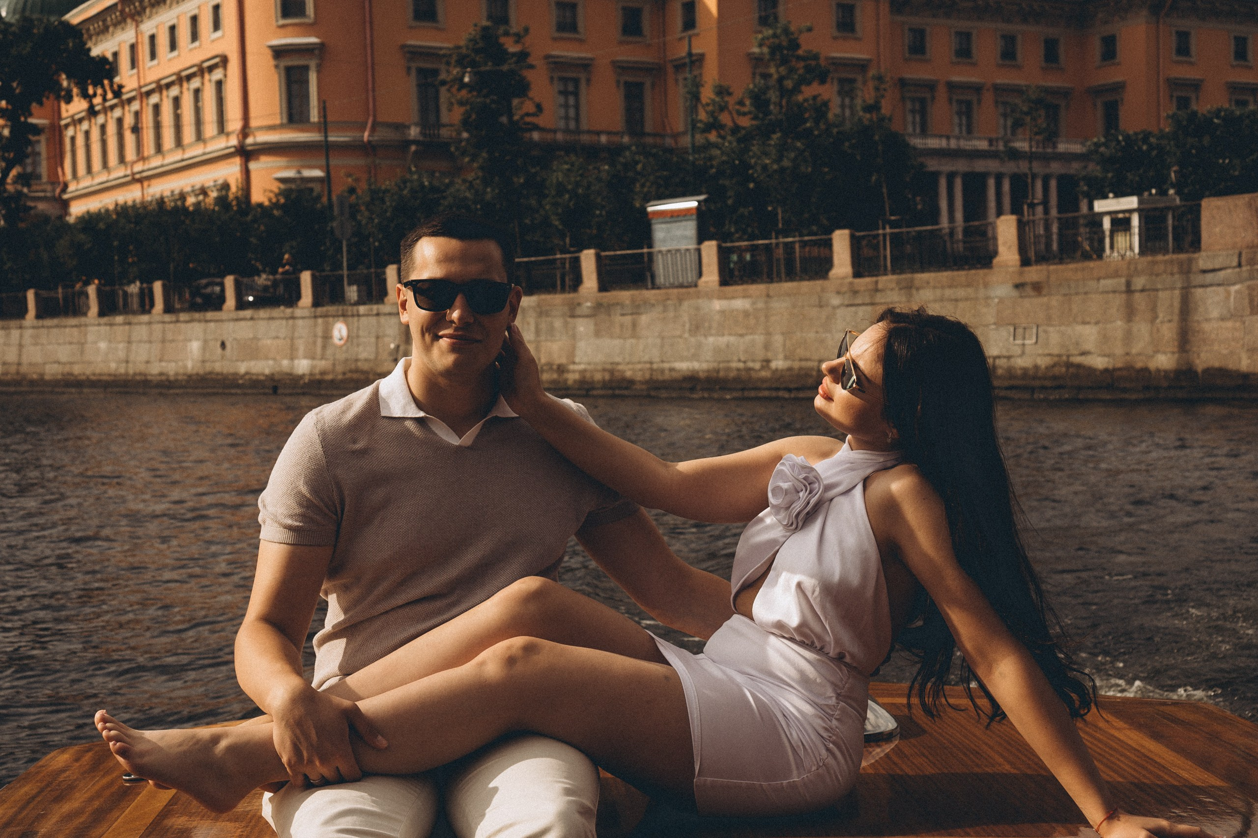 СВАДЕНБНАЯ СЬЕМКА НА КАТЕРЕ ПО КАНАЛАМ САНКТ-ПЕТЕРБУРГА И В АКВАТОРИИ НЕВЫ. Профессиональный фотограф, Санкт-Петербург — Виктория Богомолова