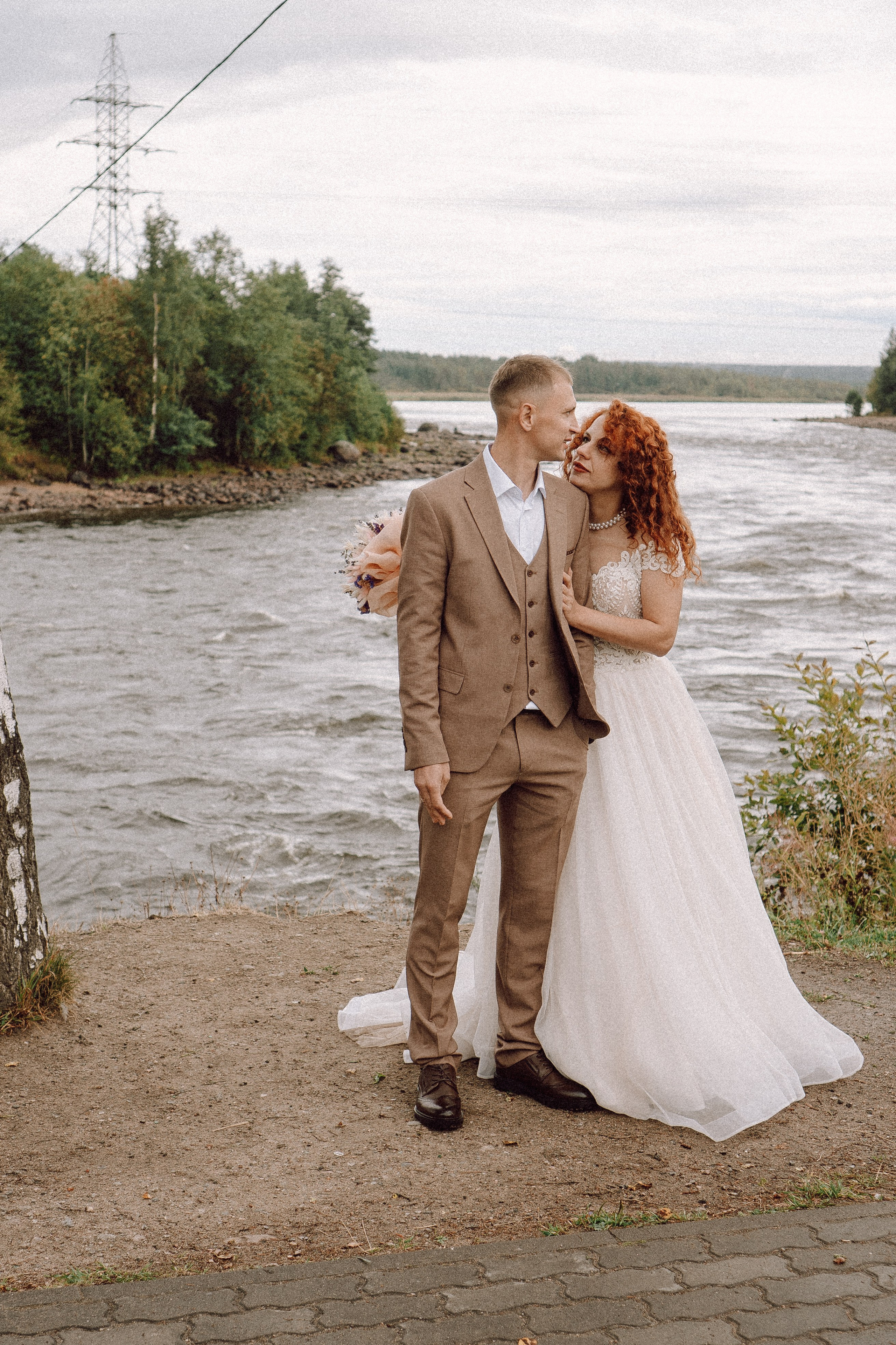 СВАДЕБНАЯ ФОТОСЕССИИЯ ПАРЫ В ГОРОДЕ ПРИОЗЕРСК В СОСНОВОМ ЛЕСУ И С ПИКАПОМ. Профессиональный фотограф, Санкт-Петербург — Виктория Богомолова