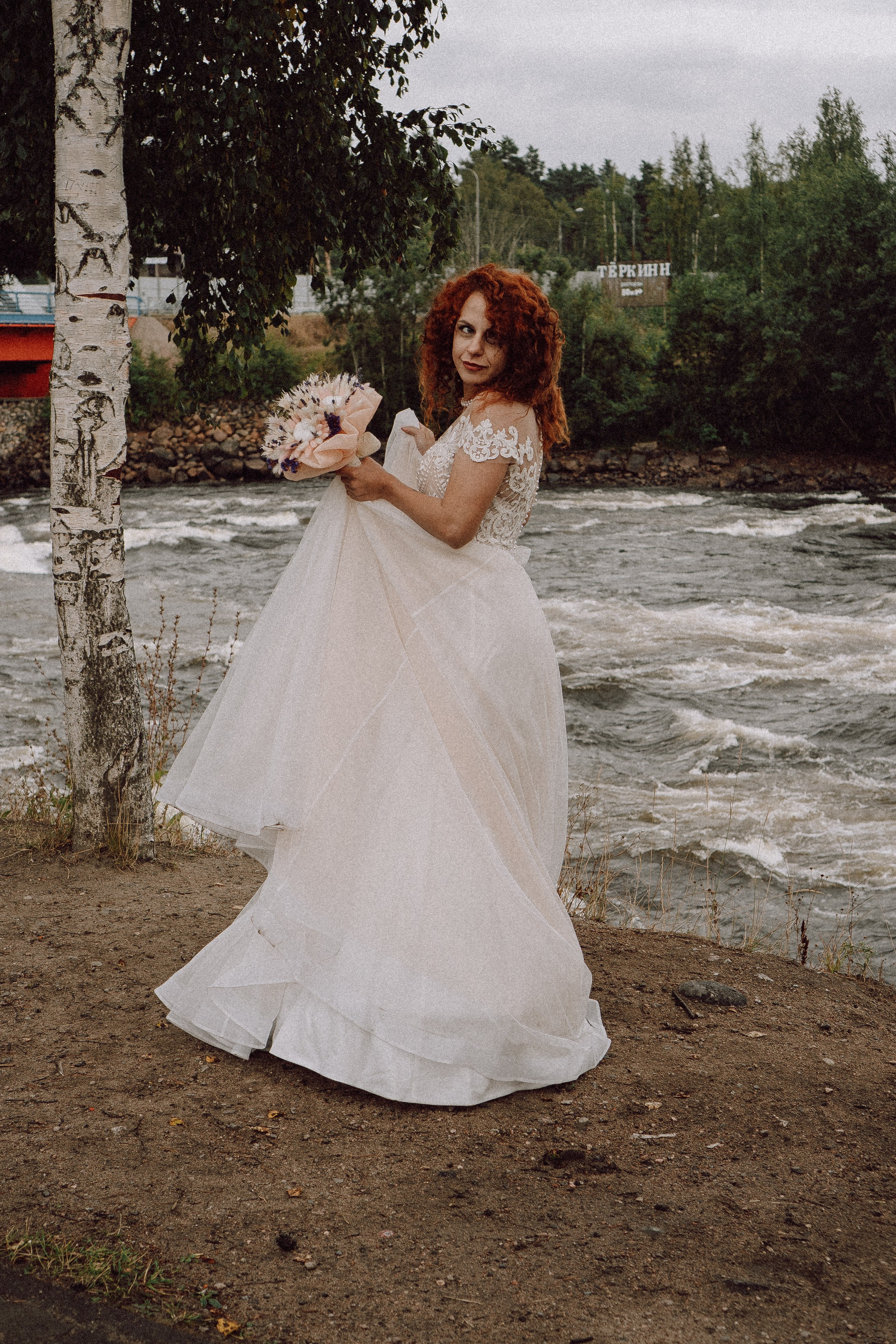 СВАДЕБНАЯ ФОТОСЕССИИЯ ПАРЫ В ГОРОДЕ ПРИОЗЕРСК В СОСНОВОМ ЛЕСУ И С ПИКАПОМ. Профессиональный фотограф, Санкт-Петербург — Виктория Богомолова