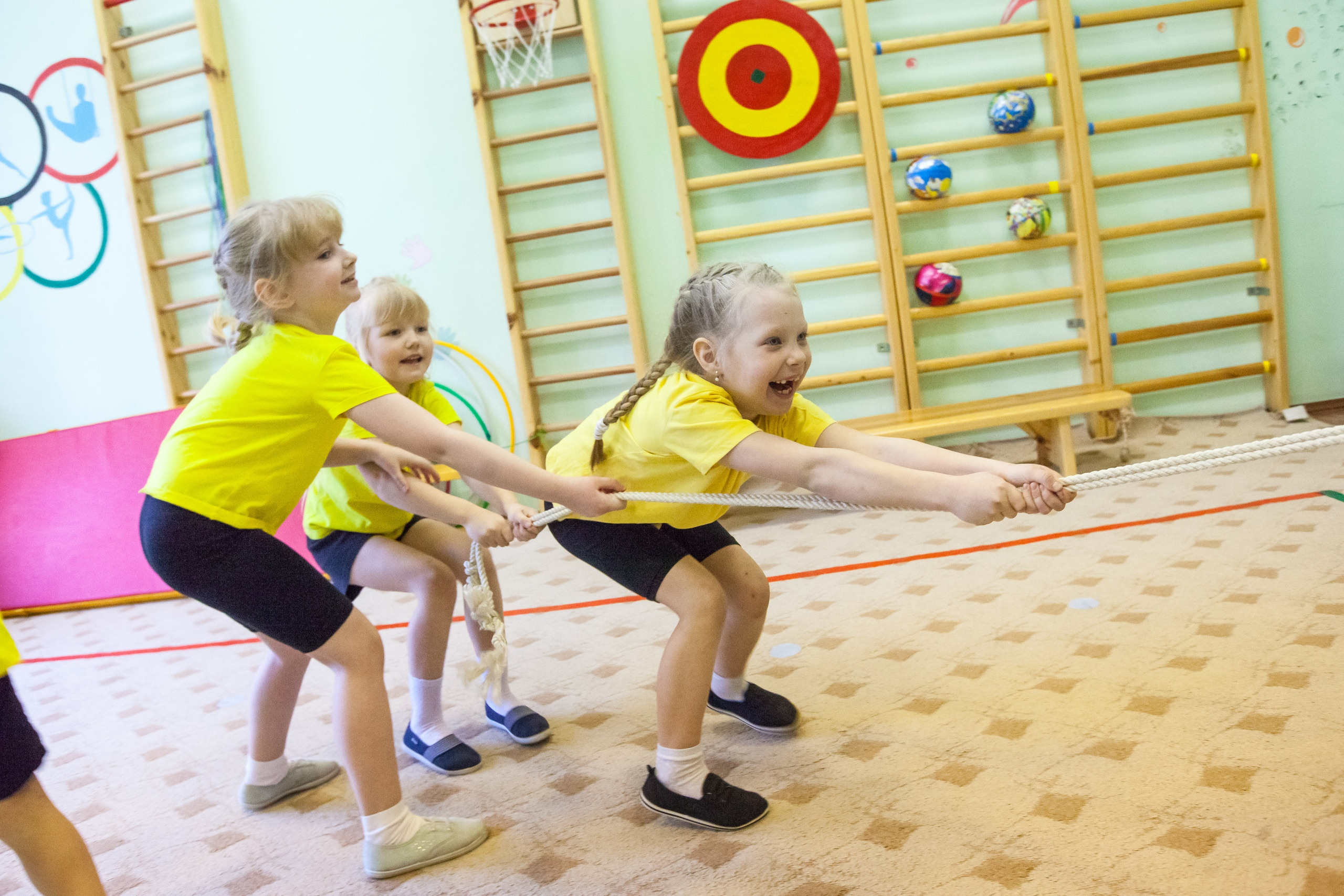 Фотография для выпускных альбомов в детском саду в выпускной группе в подготовительной группе детей фотограф для выпускных альбомов фото детей в группе мастер-класс детский портрет занятия в детском саду игры в детском саду физкультура в детском саду