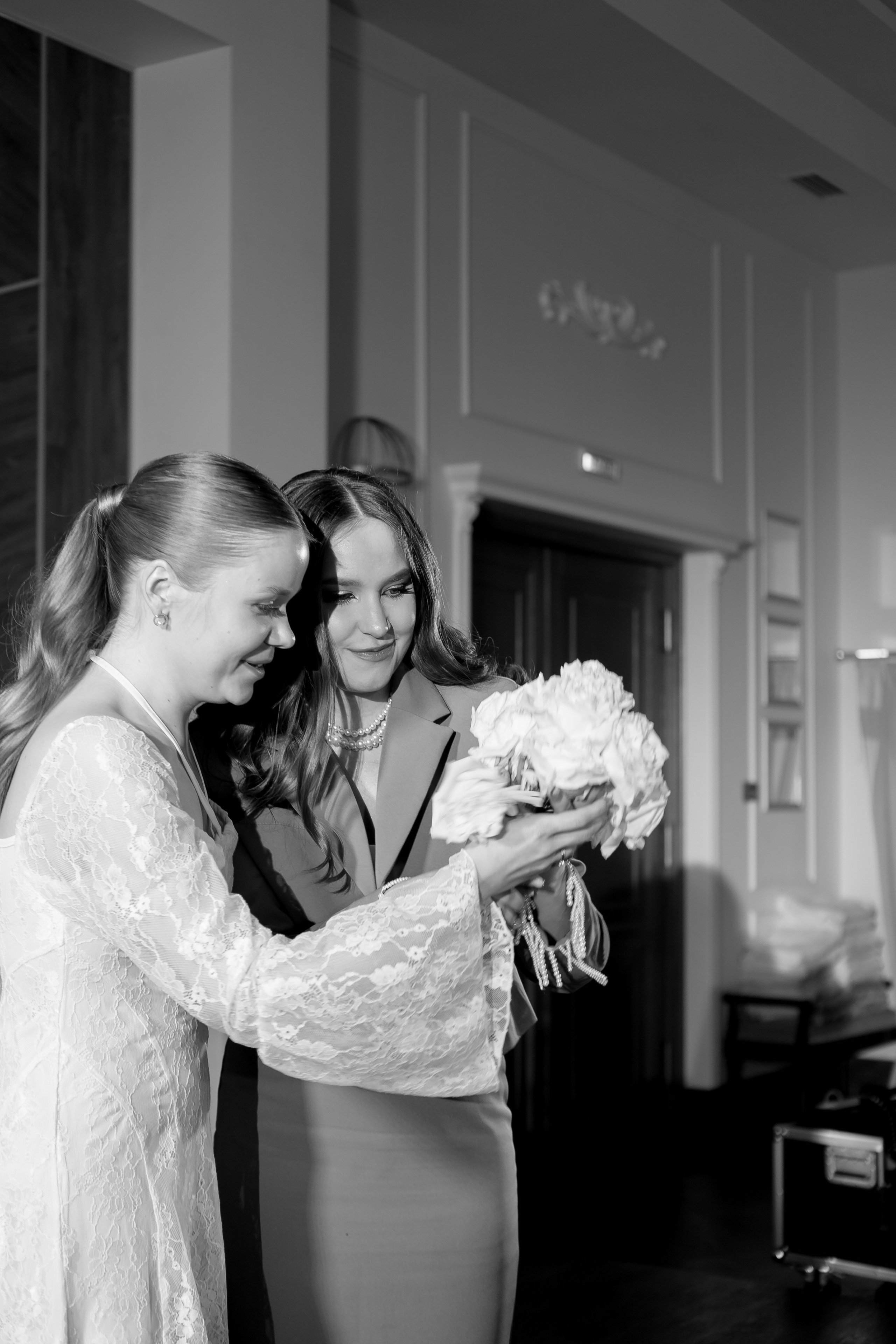 СВАДЕБНАЯ СЬЕМКА СБОРОВ В ОТЕЛЕ И ВЫЕЗД НА ЦЕРЕМОНИЮ (СНЯТО В СИБИРЕ В НИЖНЕВАРТОВСКЕ). Профессиональный фотограф, Санкт-Петербург — Виктория Богомолова