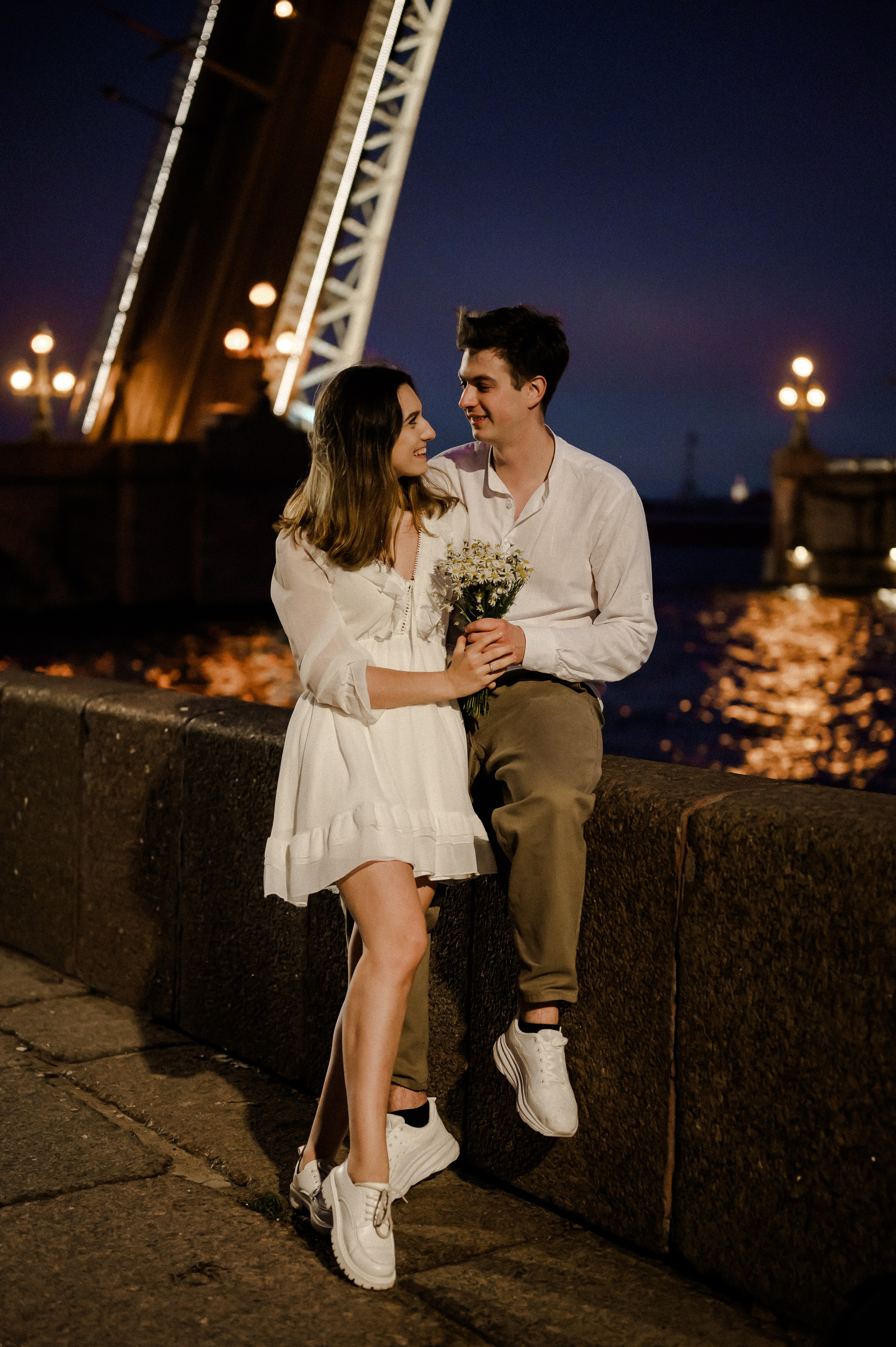 Лавстори на фоне мостов. Свадебный и семейный фотограф Евгения Кононова