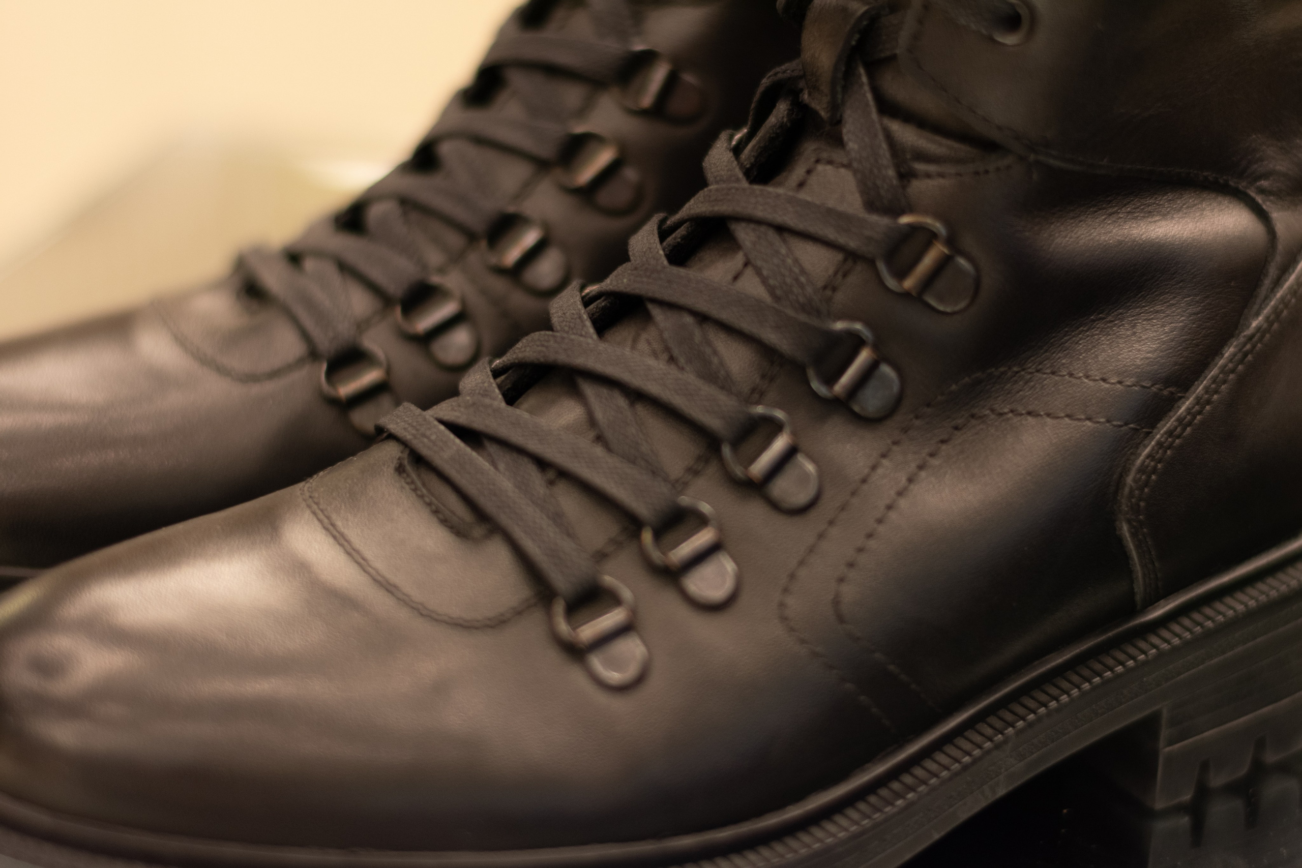 Для организаций. Предметная фотосессия для обувного магазина Capsula. Фотограф/видеограф Богдан Голованов