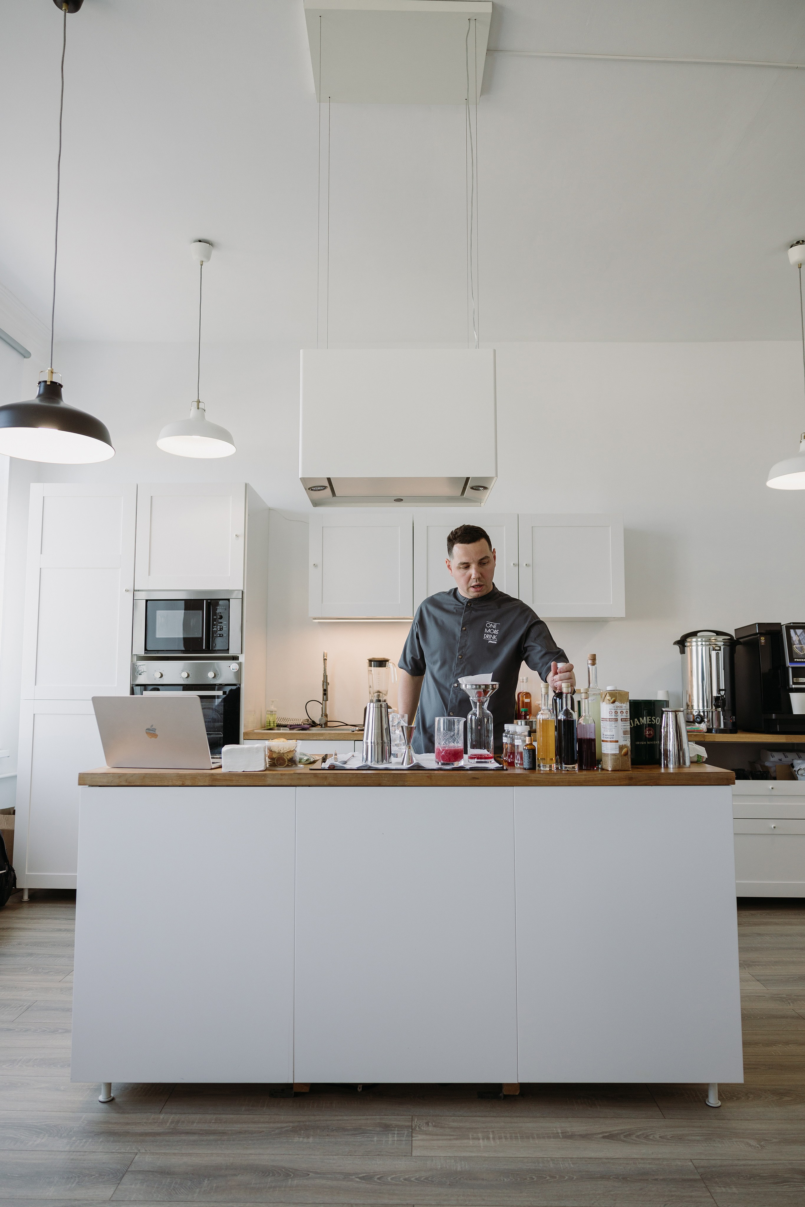 Мастер-класс по созданию коктейлей. Репортажный фотограф в Мурманской области