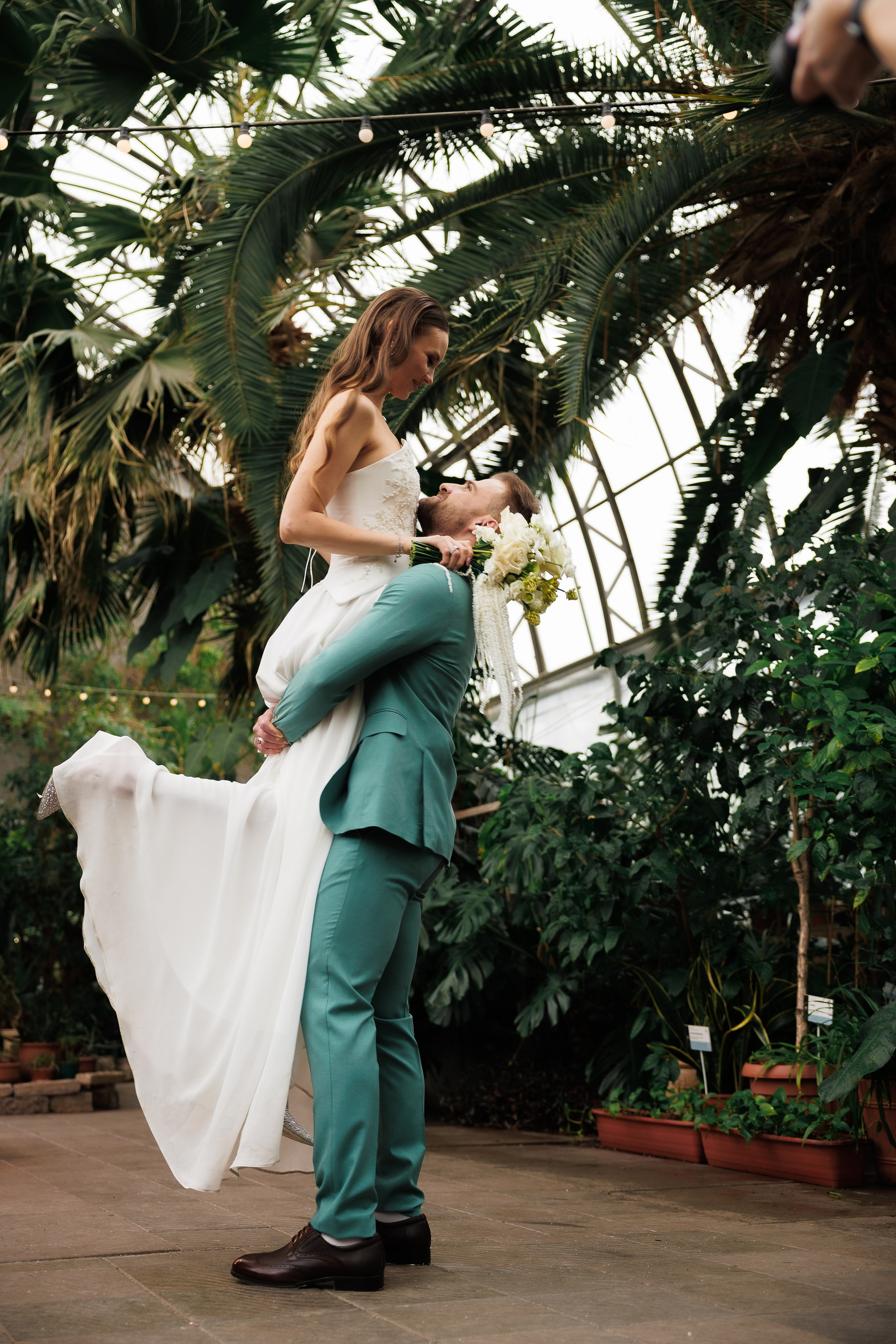 Свадебная прогулка в оранжерее. Питер. Свадебный и семейный фотограф в Москве Красинская Мария