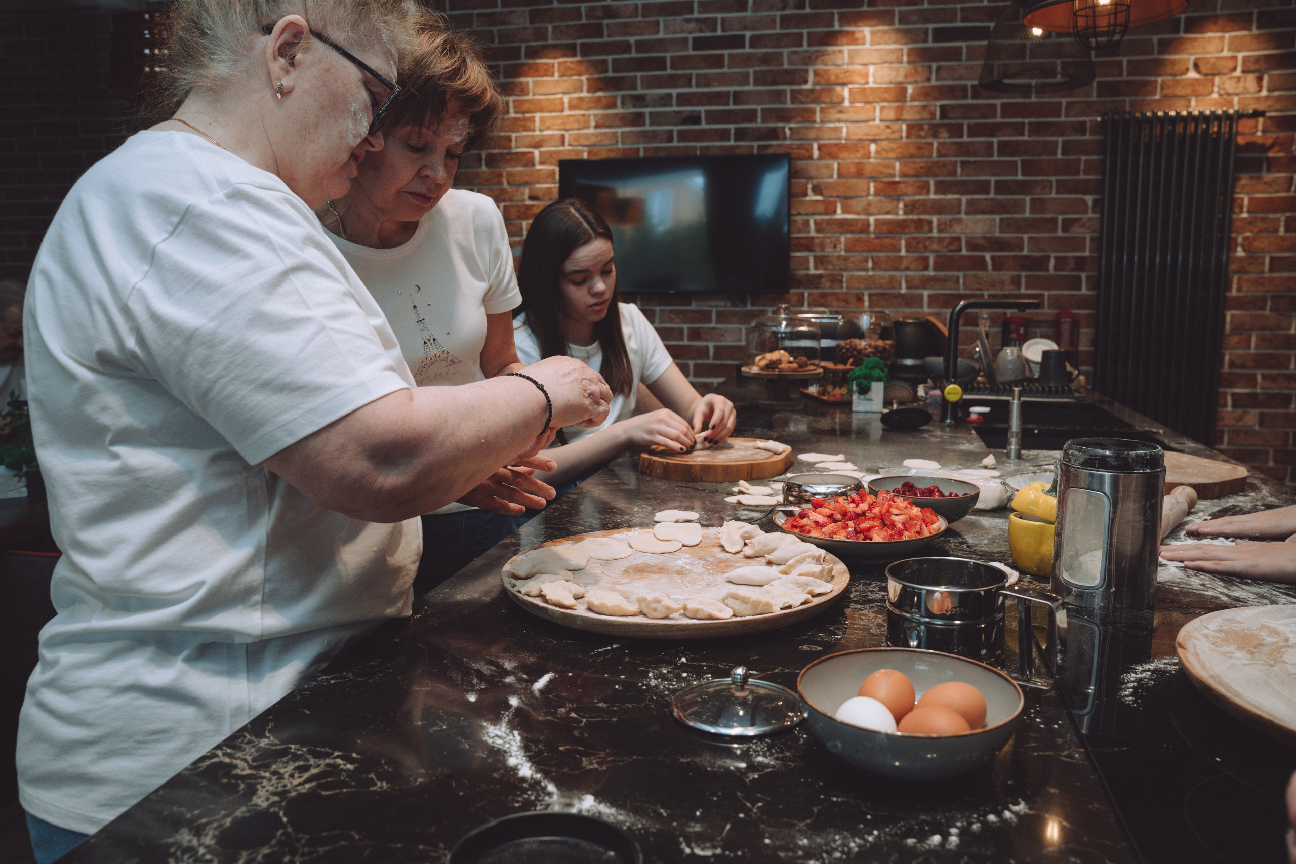 МЫ ЛЕПИЛИ ВАРЕНИКИ. Семейный и детский фотограф Анна Бренч
