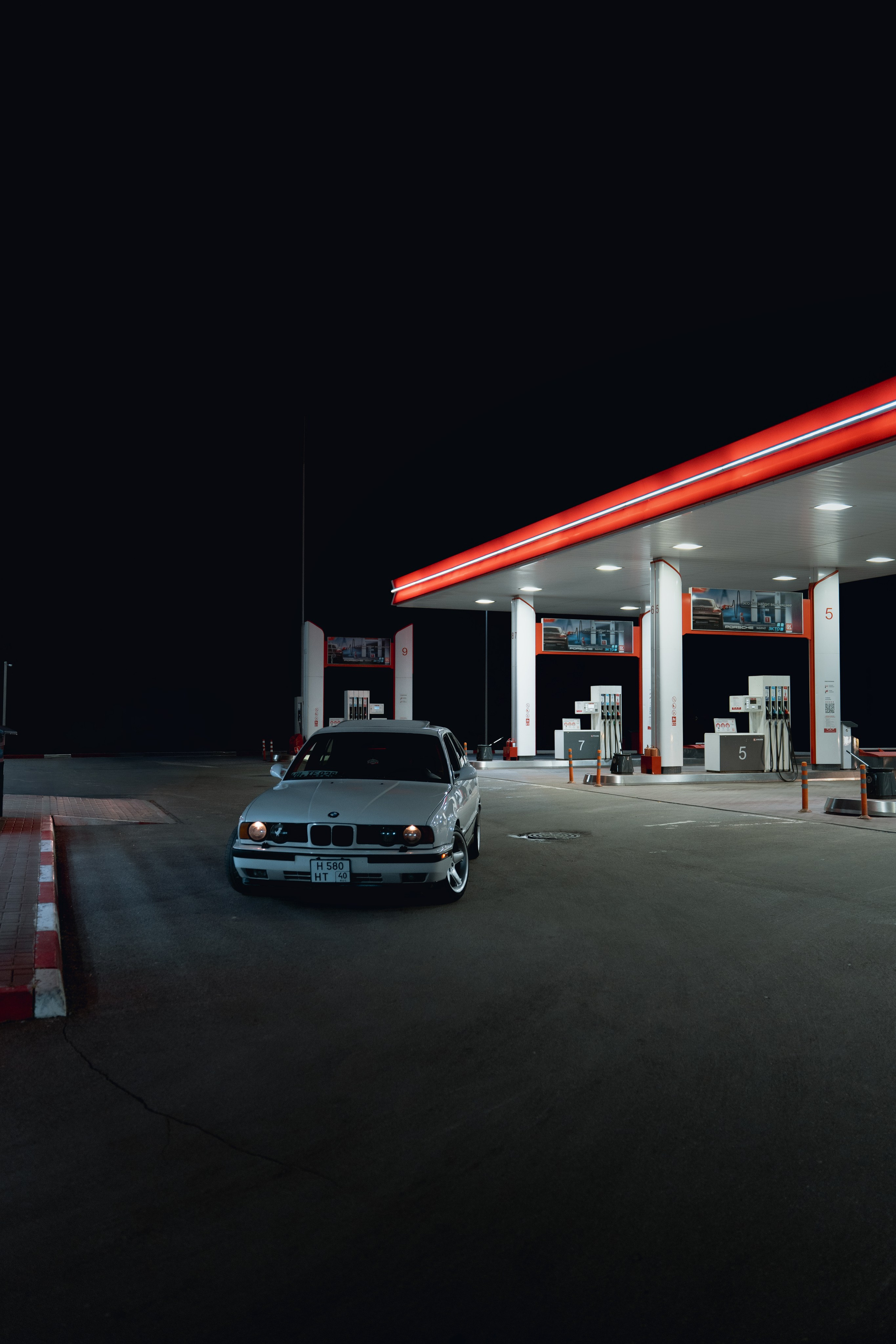 Фотографии Никиты и его BMW E34