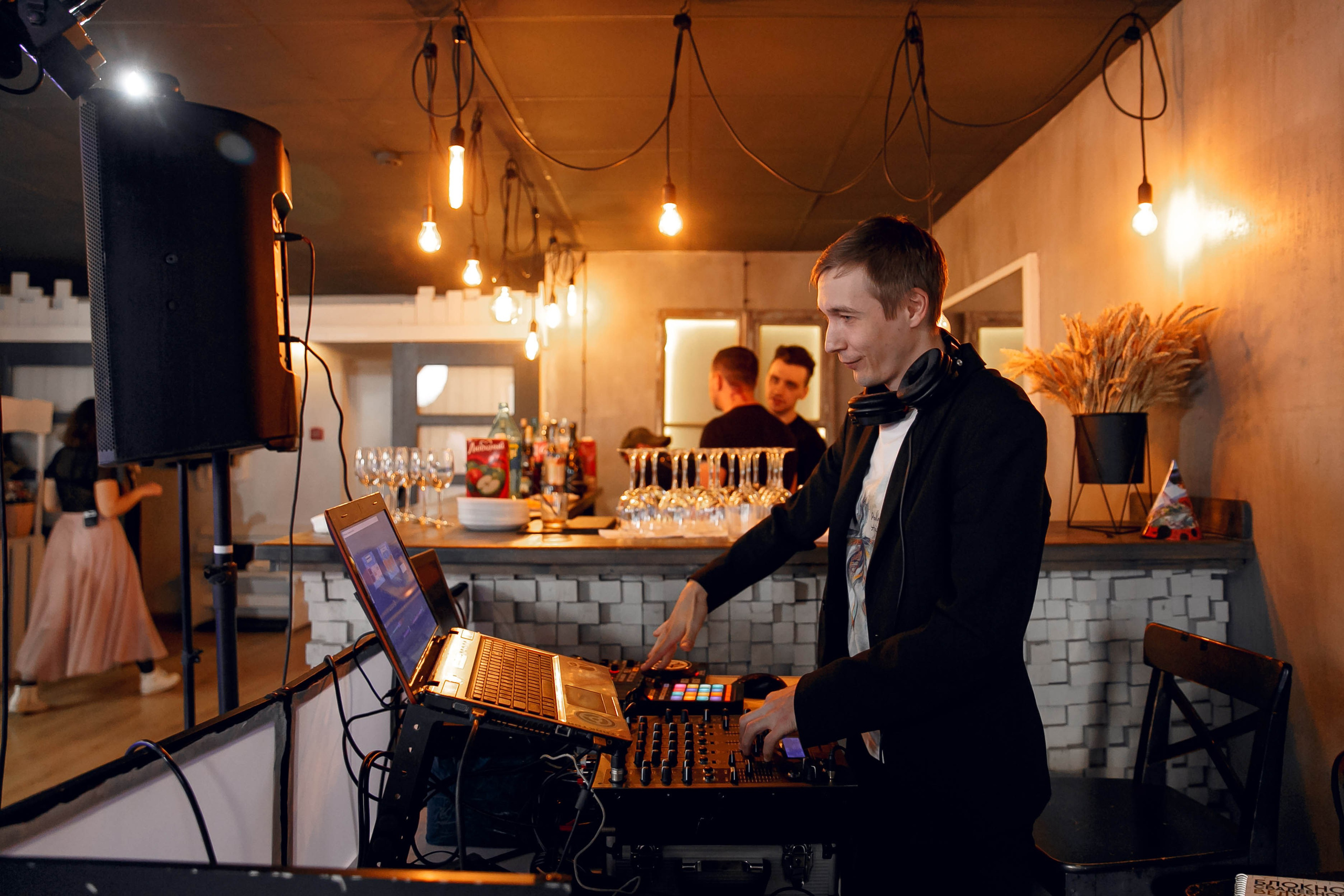 Площадка «Лофт Полиграф». Ваш репортажный фотограф Артемий Антонов