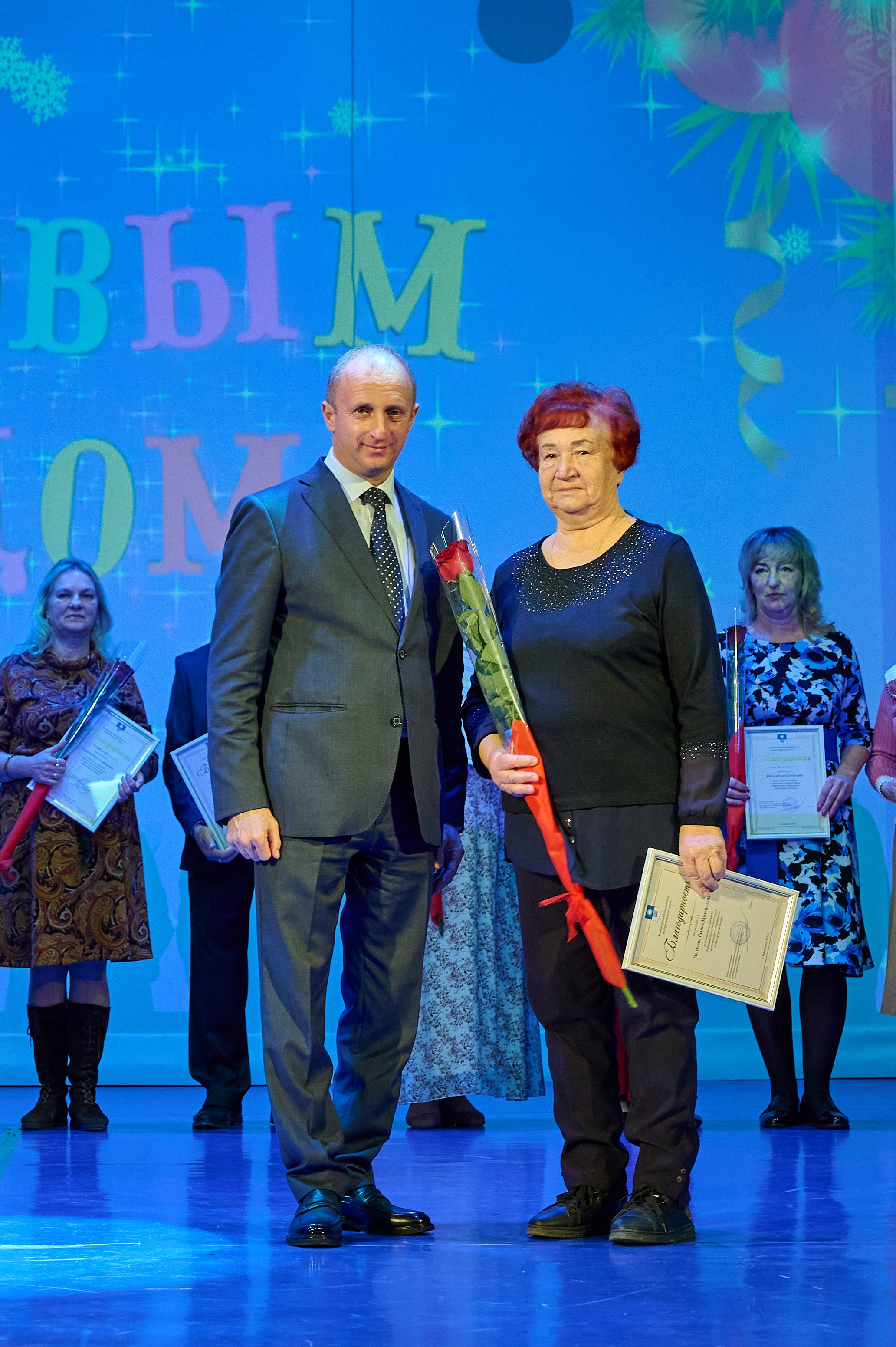 НГ концерт в Марьиной роще. Жизнь курорта Кабардинка в фотографиях