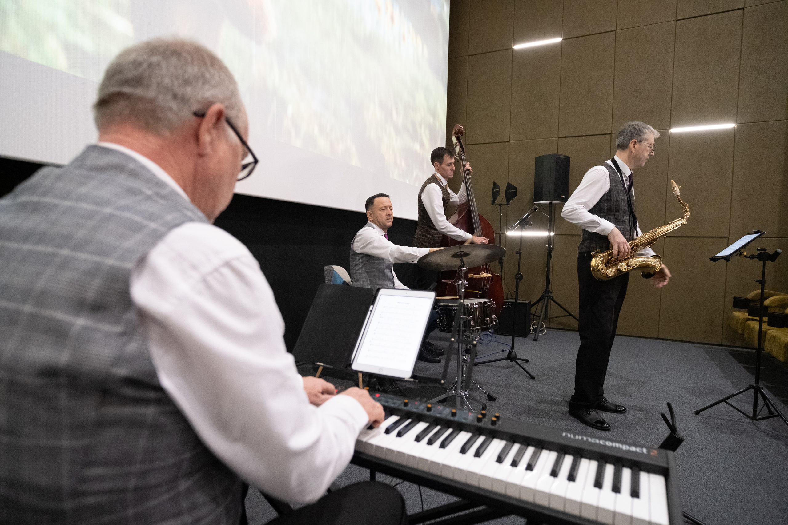 Новогодний репортаж из парка «Новый Херсонес» | Фотограф Илья Желдак. Профессиональная фотосъемка в Крыму. Натуральные эмоции и живые кадры. Забронируйте дату прямо сейчас!