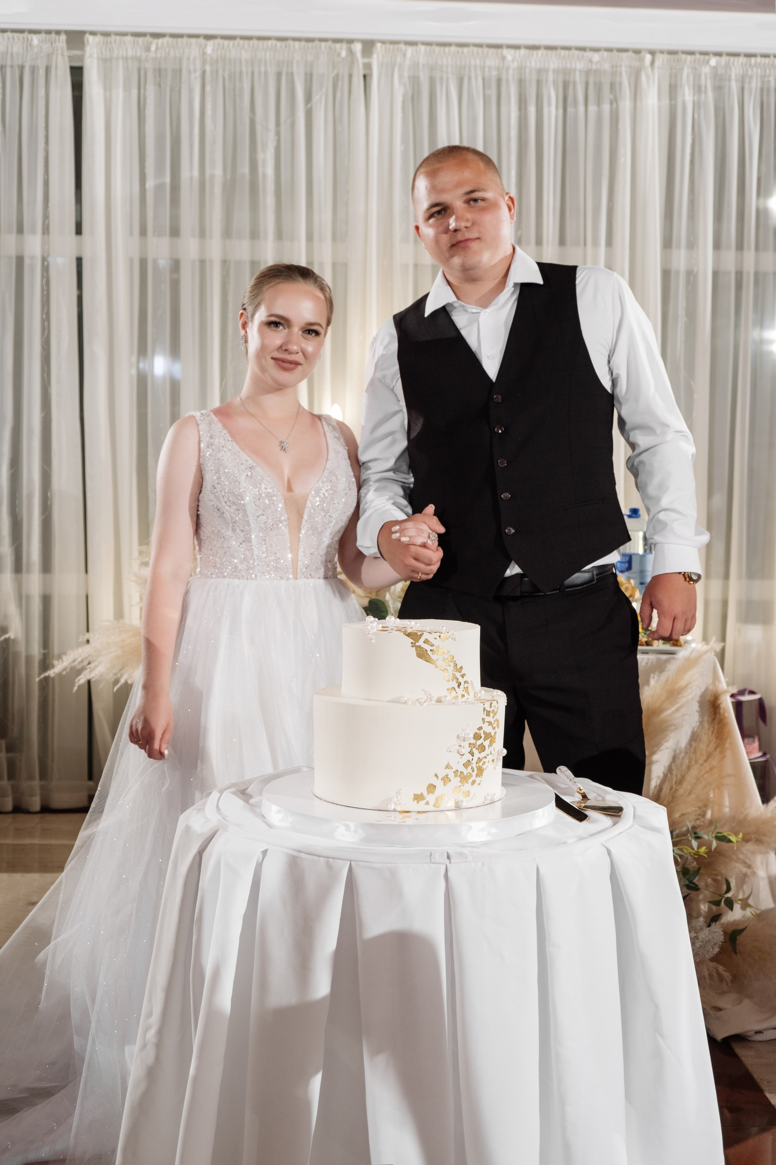 Свадебный ретопртаж. Профессиональная фотосъемка в Крыму. Натуральные эмоции и живые кадры. Забронируйте дату прямо сейчас!