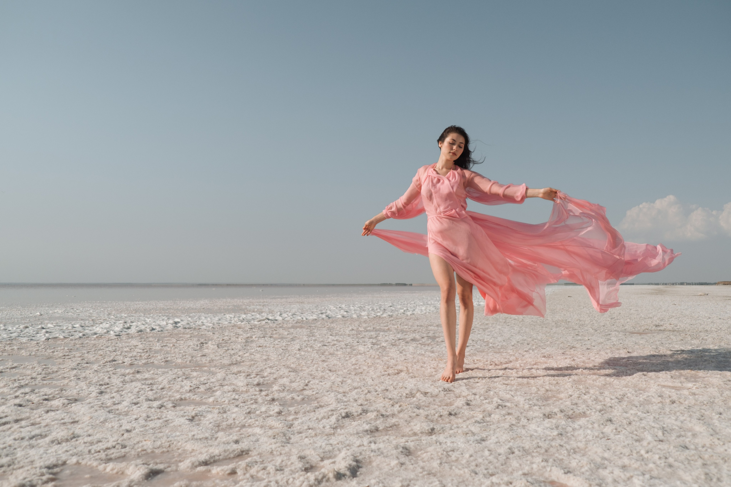 Фотосессия в садах: Персик, лаванда, мак, виноград, подсолнух, ромашка, сирень и др. Профессиональная фотосъемка в Крыму. Натуральные эмоции и живые кадры. Забронируйте дату прямо сейчас!