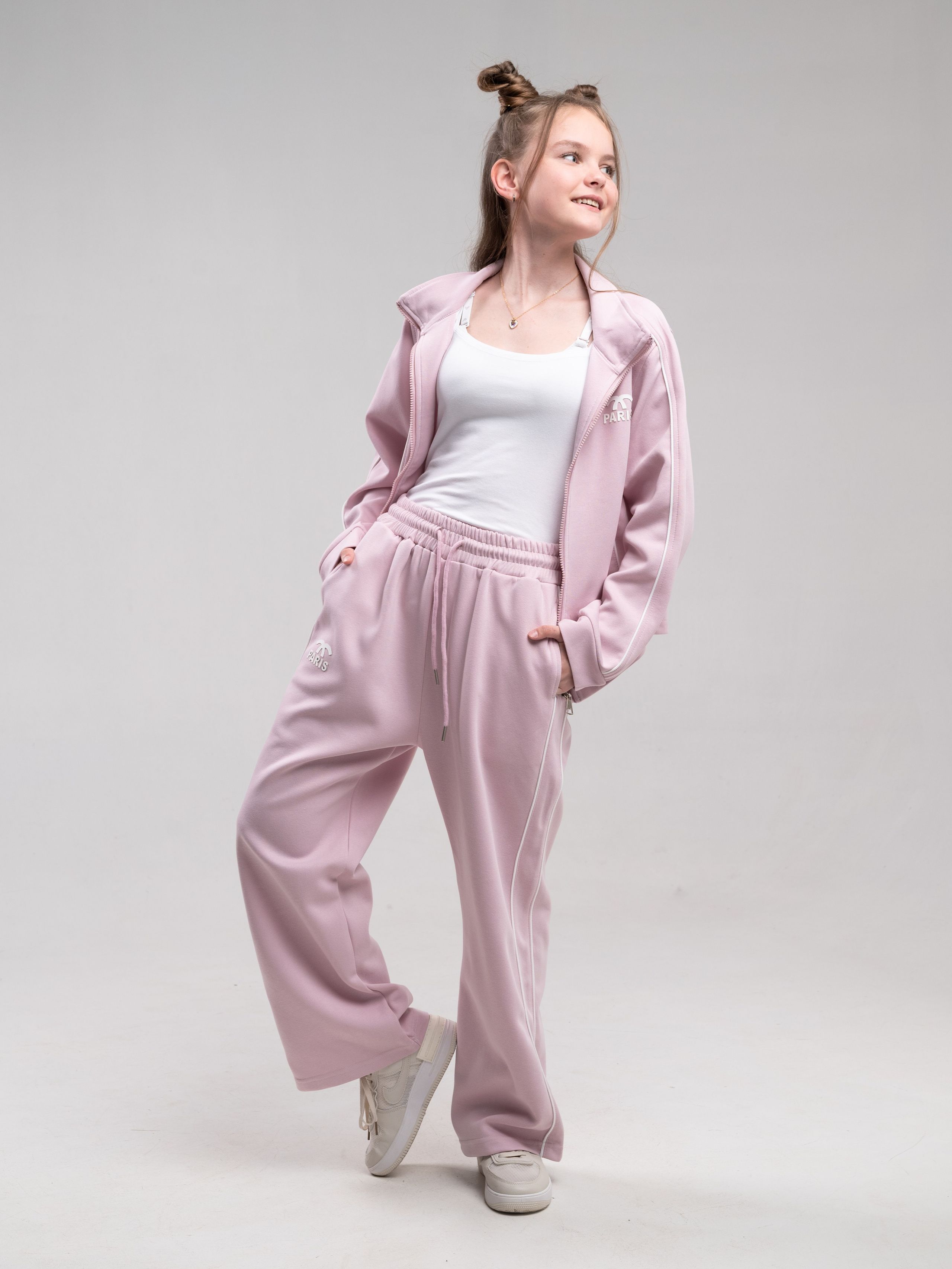 Костюмы для девочки. Предметный фотограф, фото для маркетплейсов Пятигорск, КМВ