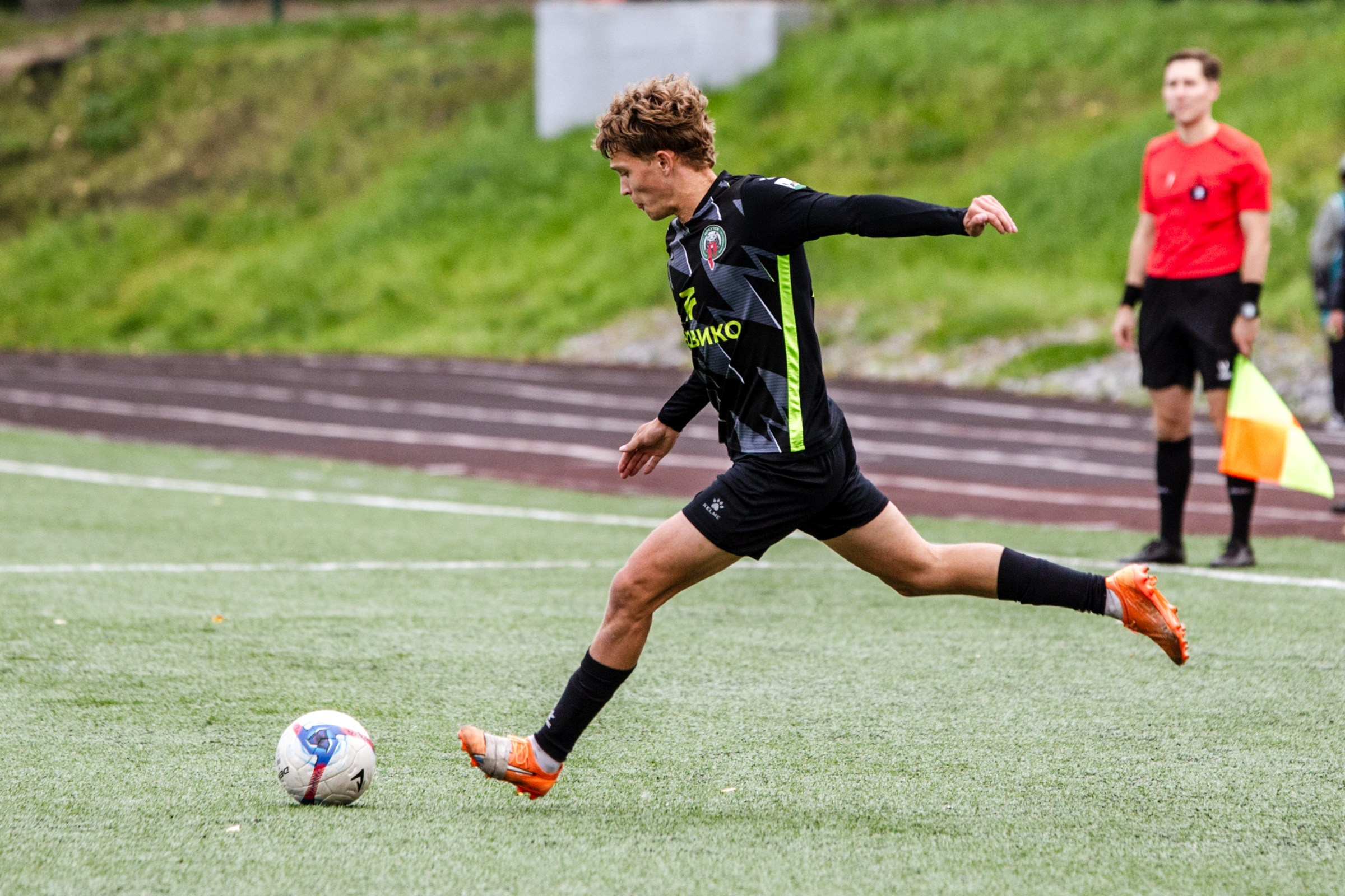 Первенство России по футболу LEON-Вторая лига Б | ФК Иркутск — Космос (Долгопрудный) | 14.09.25. Фотограф в Иркутске Евгения Айвазова