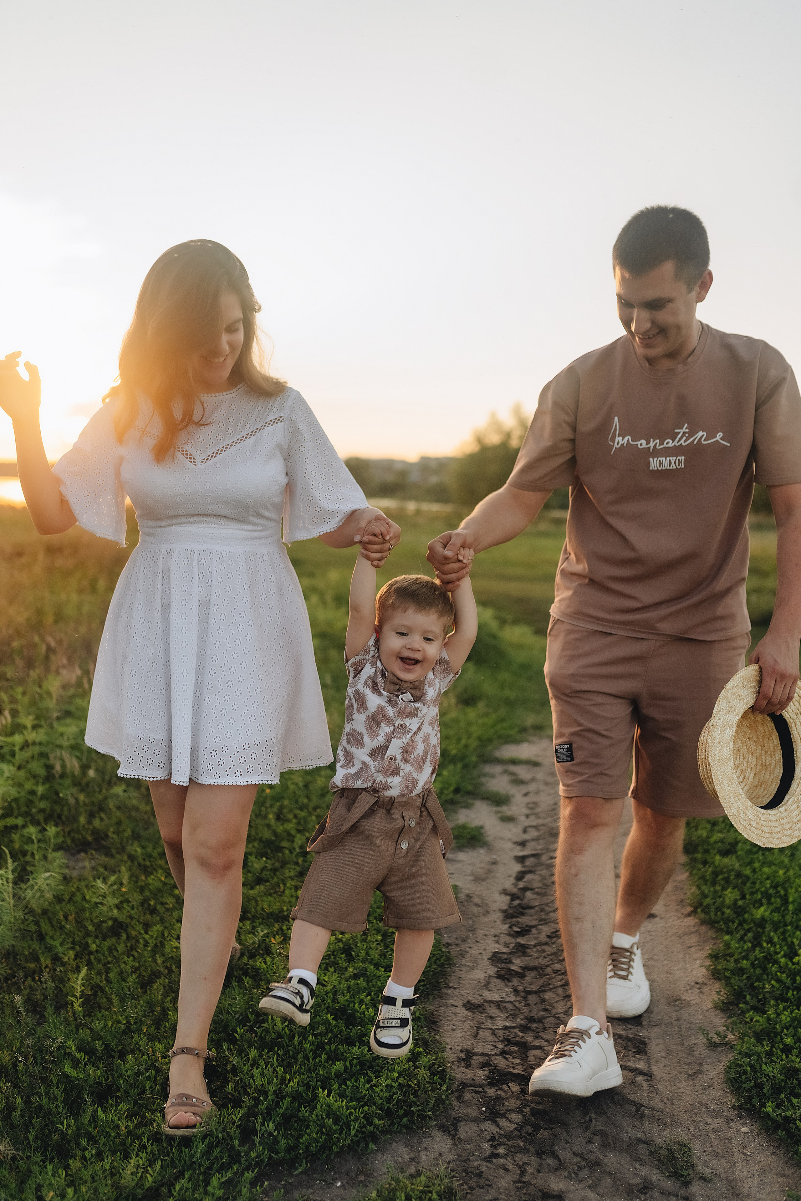 Светлана, Сергей и Женя | Семейная съемка на закате. Фотограф Карина Шмулёва. Воронеж и область