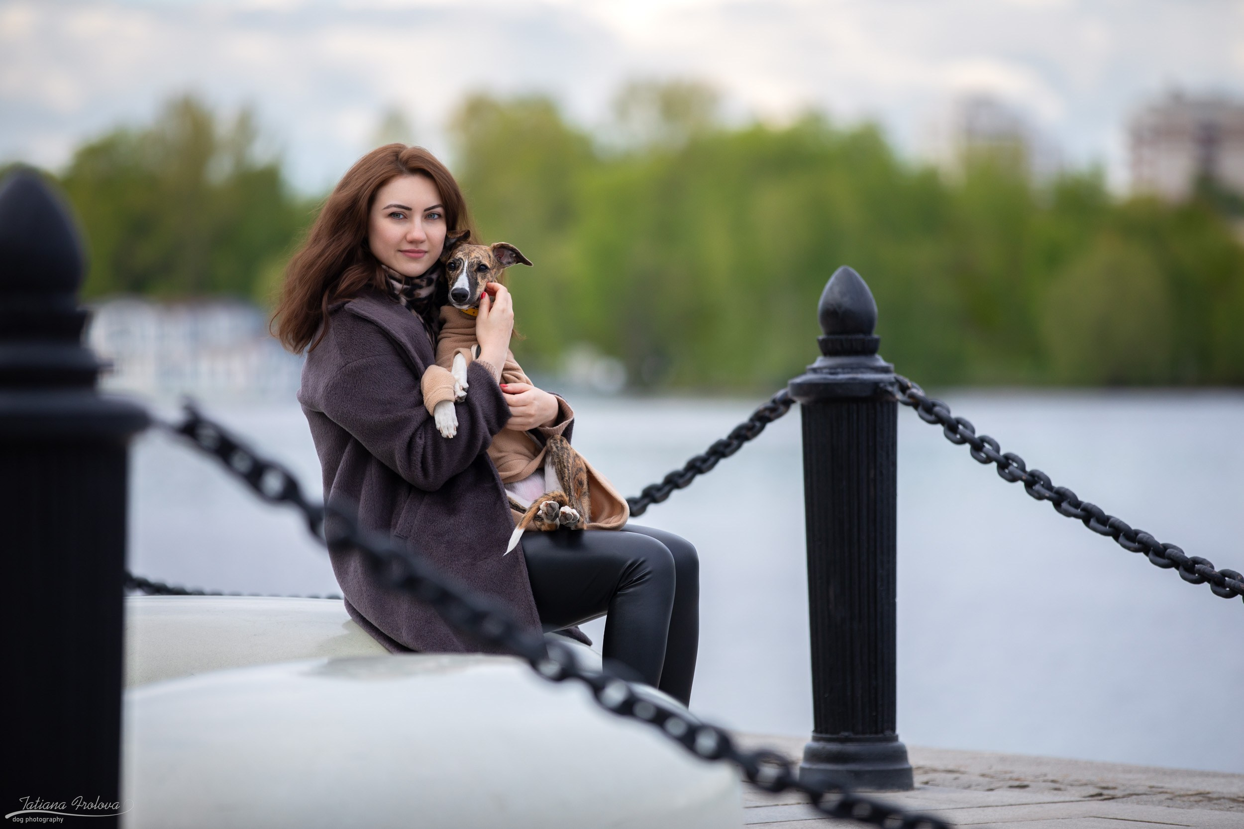 Городская фотопрогулка для Насти и щенка уиппета Корицы. Фотограф-анималист в Москве и Московской области Татьяна Фролова