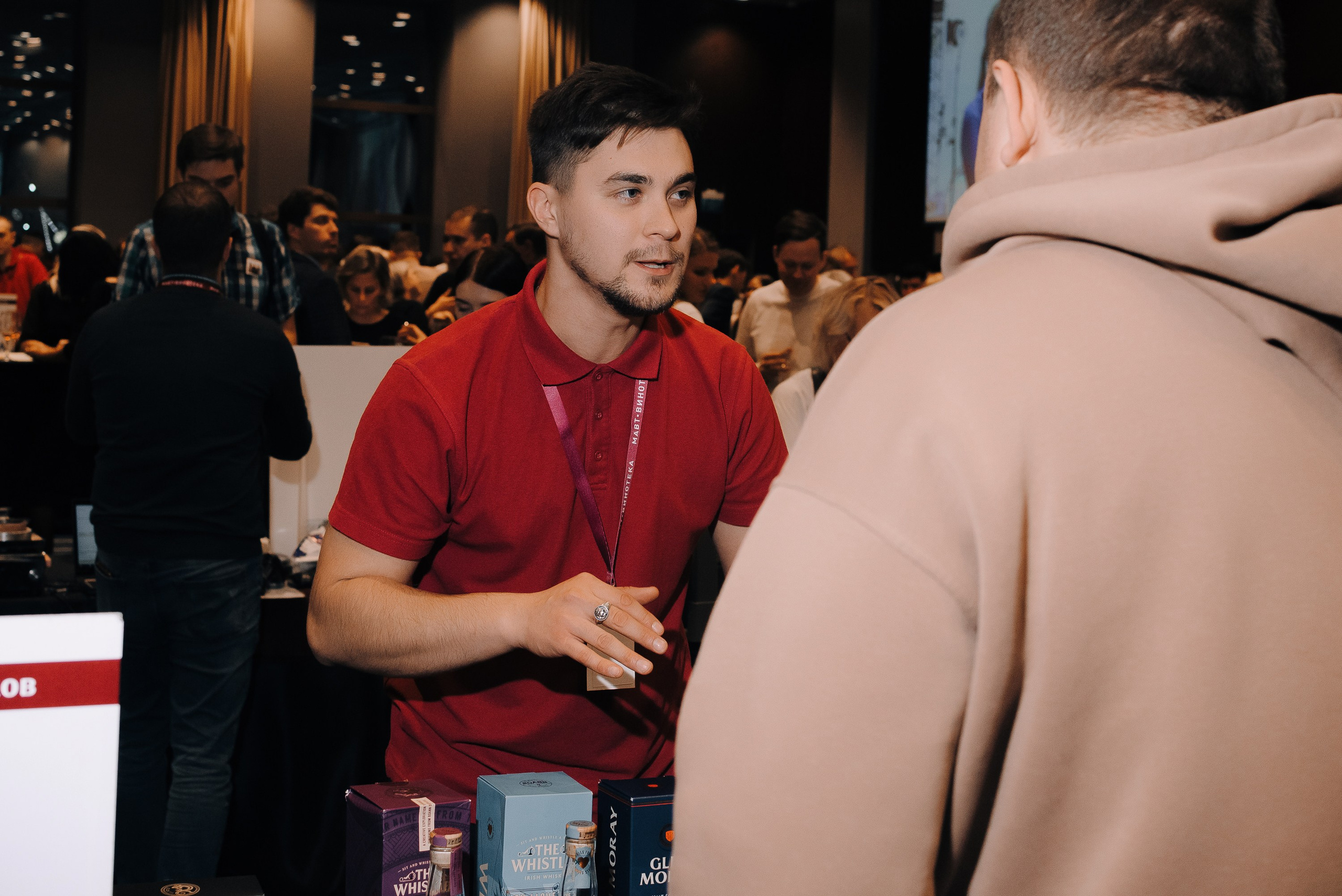 ФЕСТИВАЛЬ ВИНА И КРЕПКИХ НАПИТКОВ МАВТ-ВИНОТЕКА. Репортажный фотограф Зуев Роман г. Челябинск