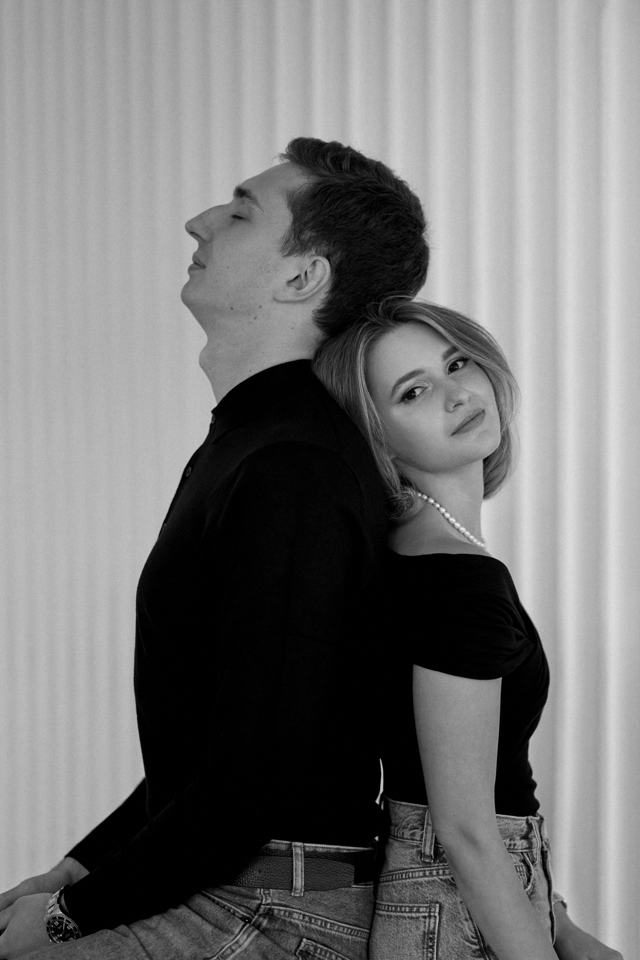 Лавстори в фотостудии в Питере. Сестры Карабаза. Фотографы и ретушеры в Москве и Санкт-Петербурге