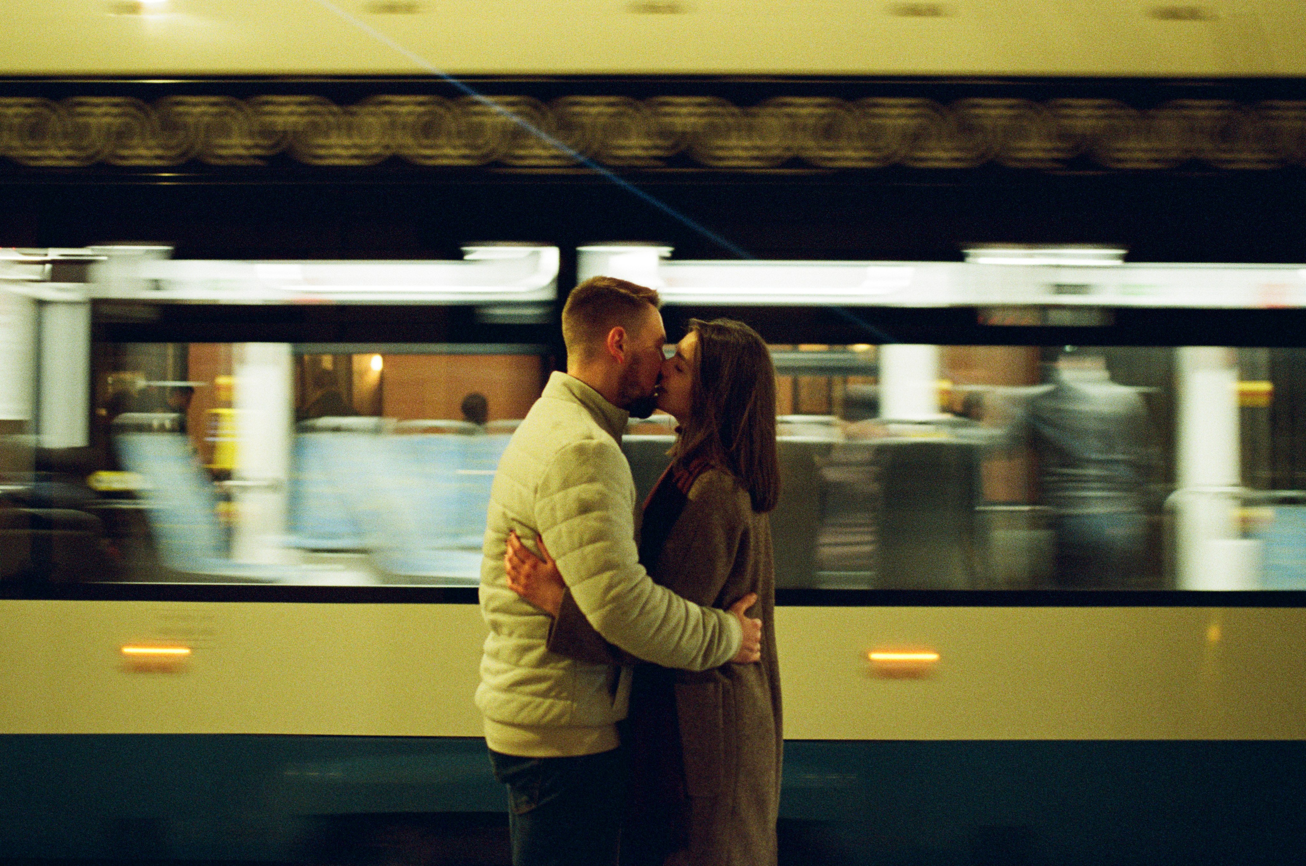 Вероника и Василий. В уютных переулках Москвы. Цифра и плёнка. Настя Оленченко, портретный/семейный фотограф на цифру и плёнку Москва