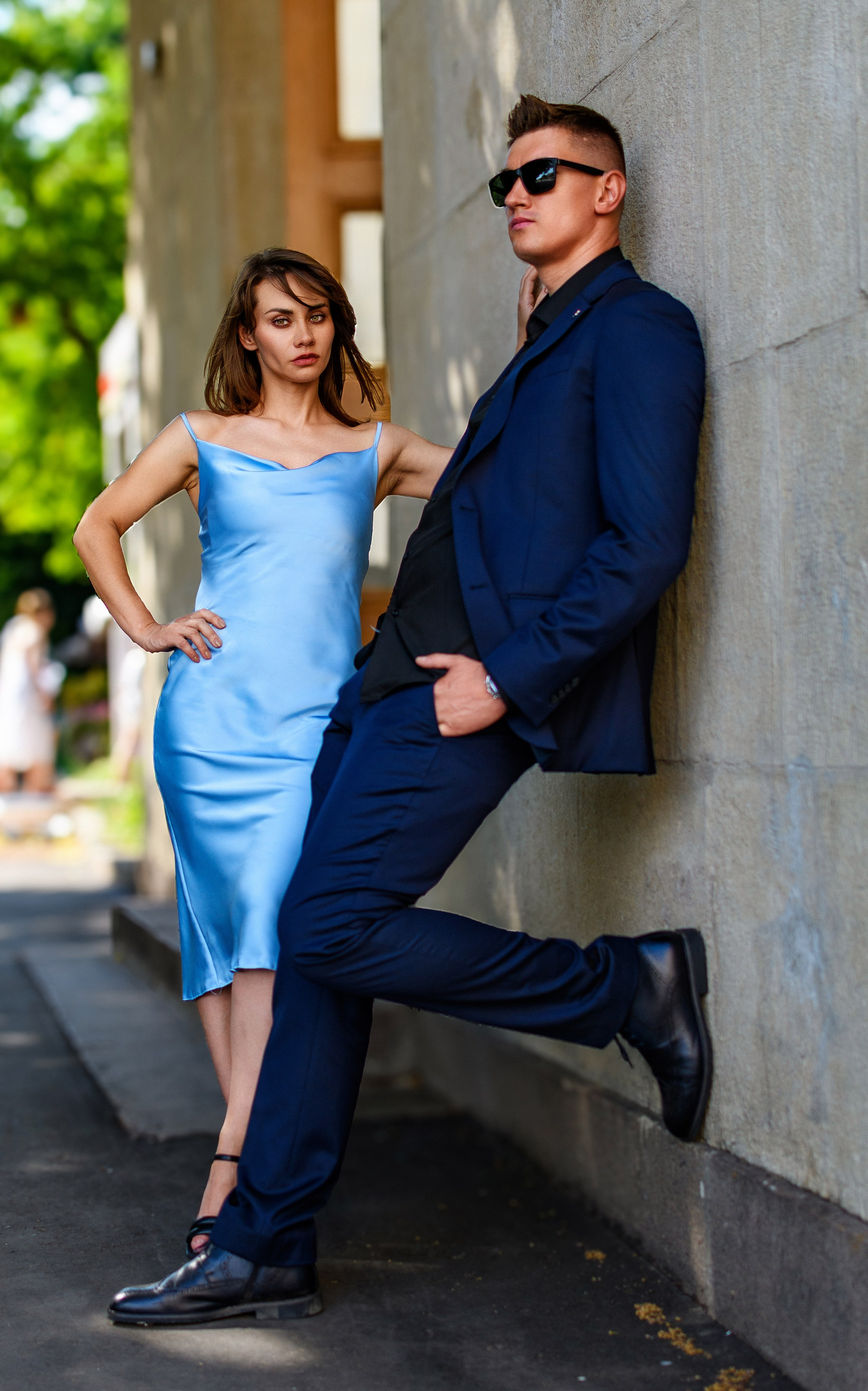 Фото идеи для фотосессии девушки и парня на улице в Москве