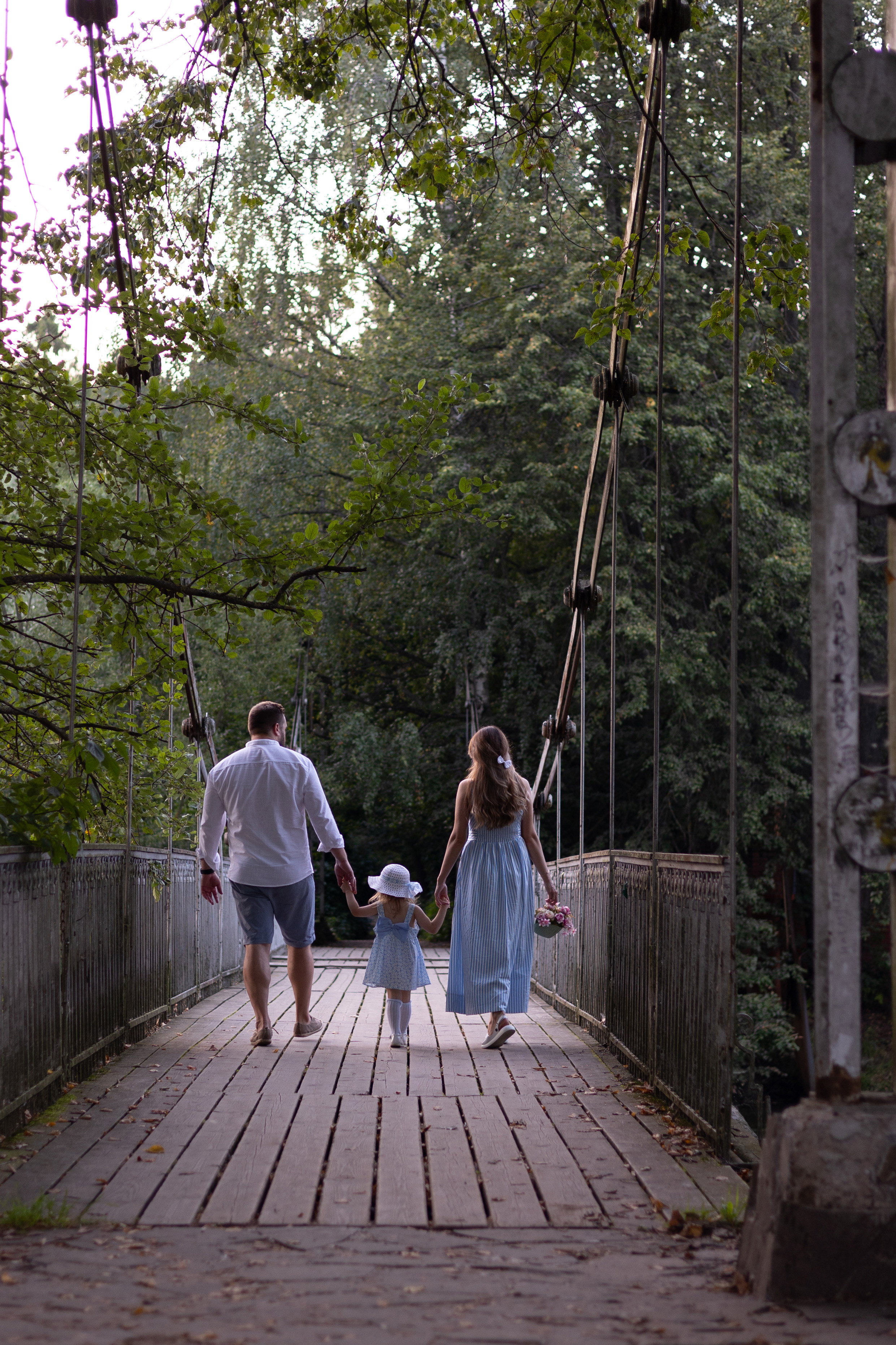 Прогулка по парку. Сказочный фотограф для Вас и Вашей семьи