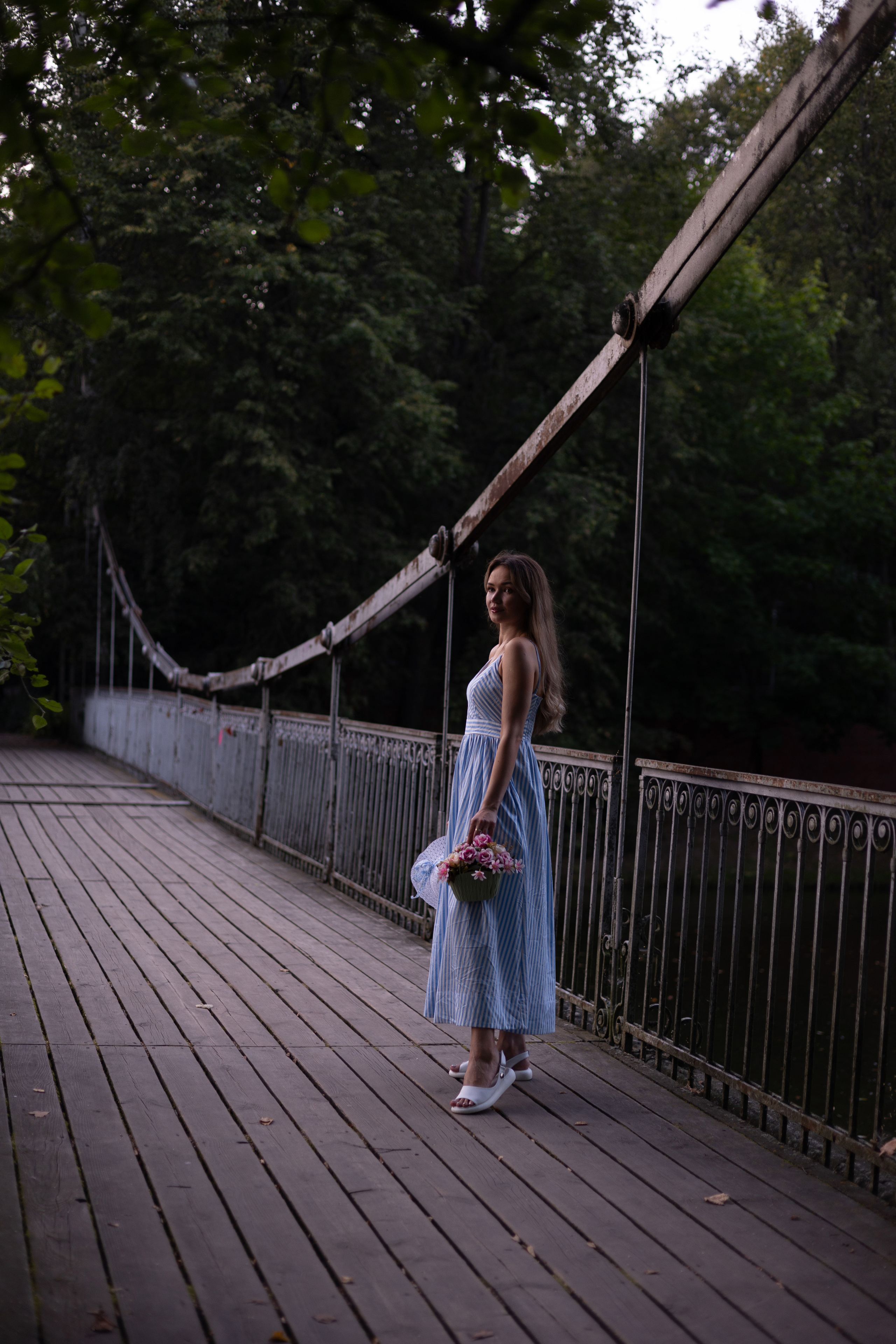 Прогулка по парку. Сказочный фотограф для Вас и Вашей семьи