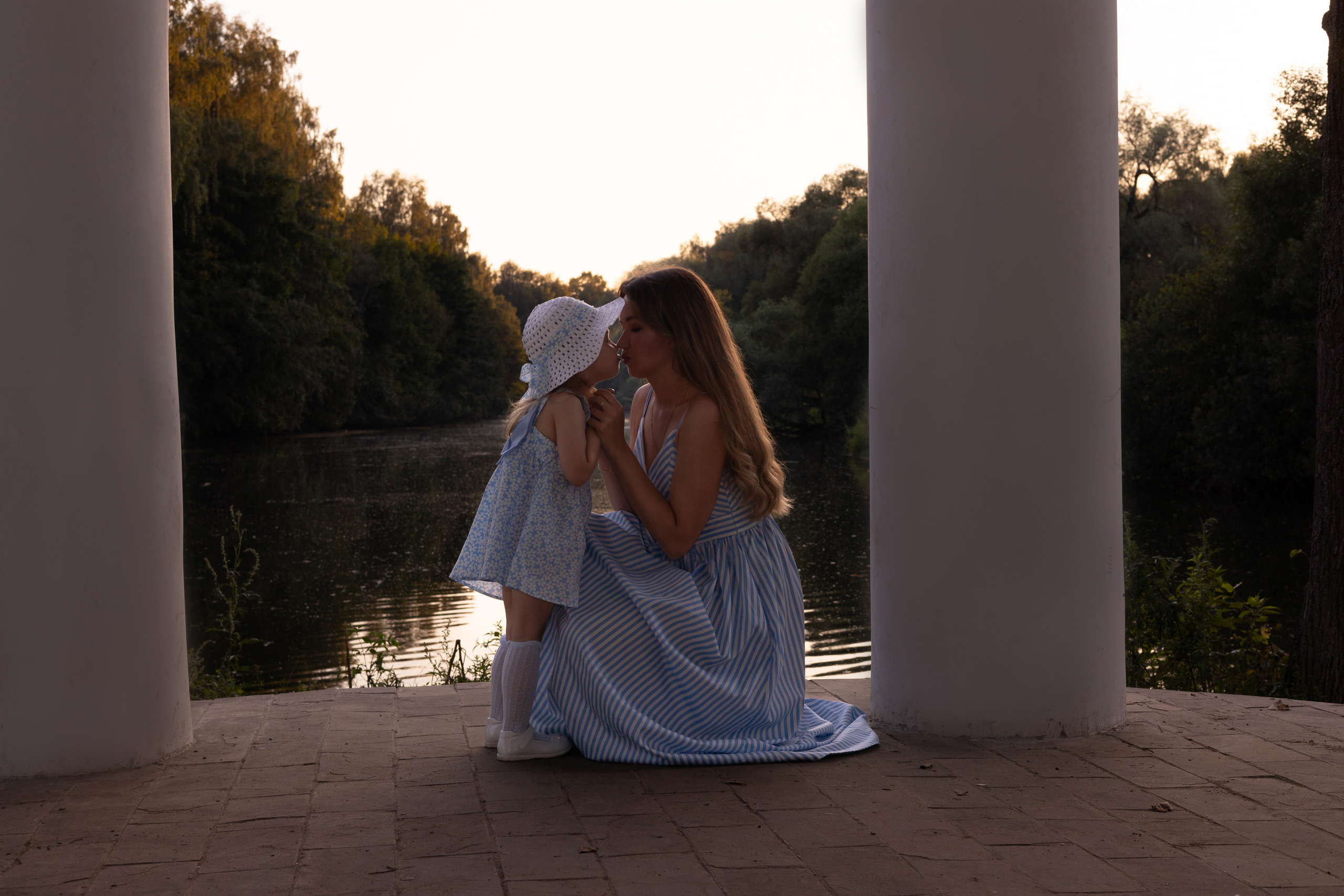 Прогулка по парку. Сказочный фотограф для Вас и Вашей семьи