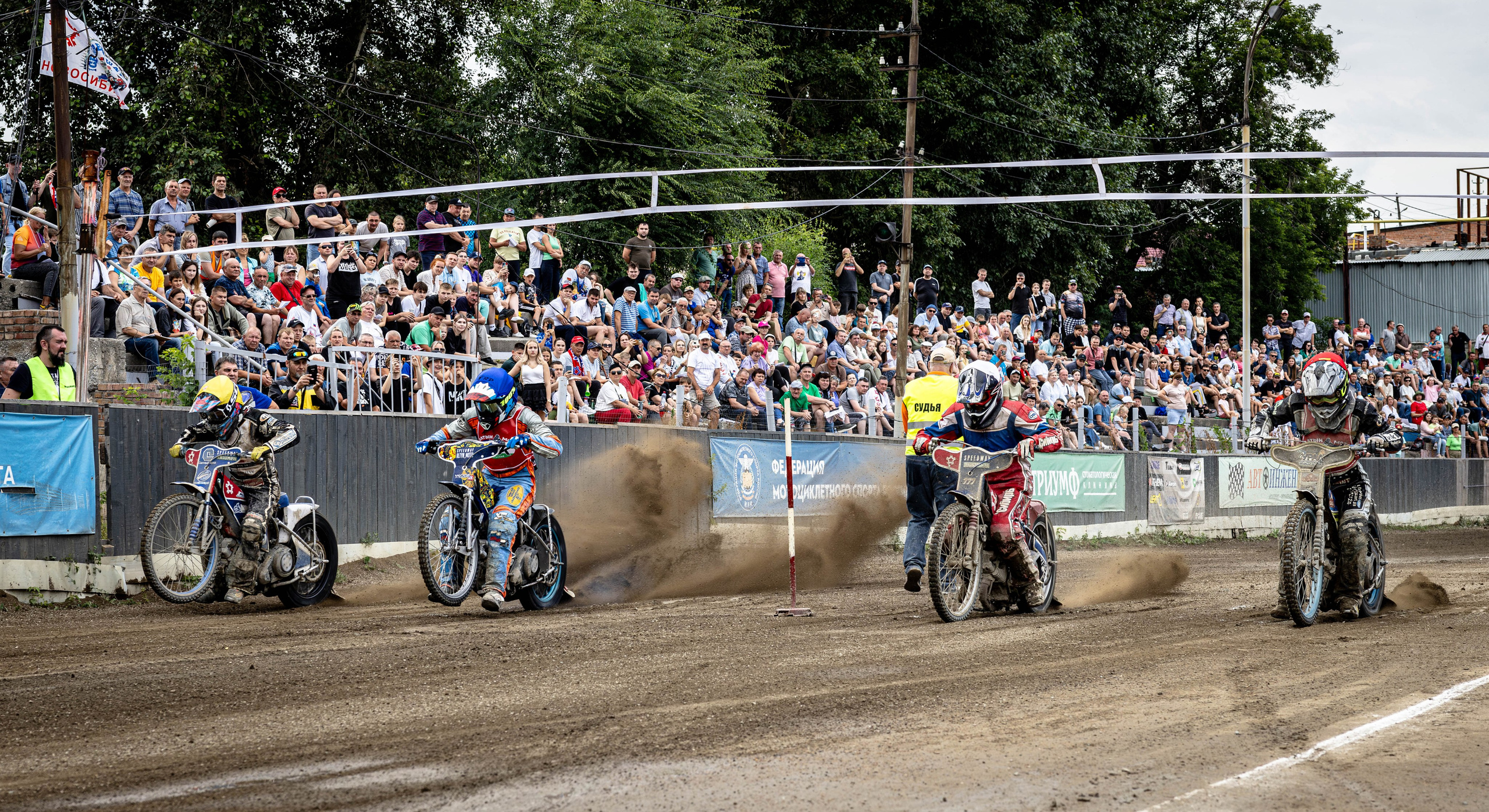 Мотогонки на гаревой дорожке. Bertran Ordo