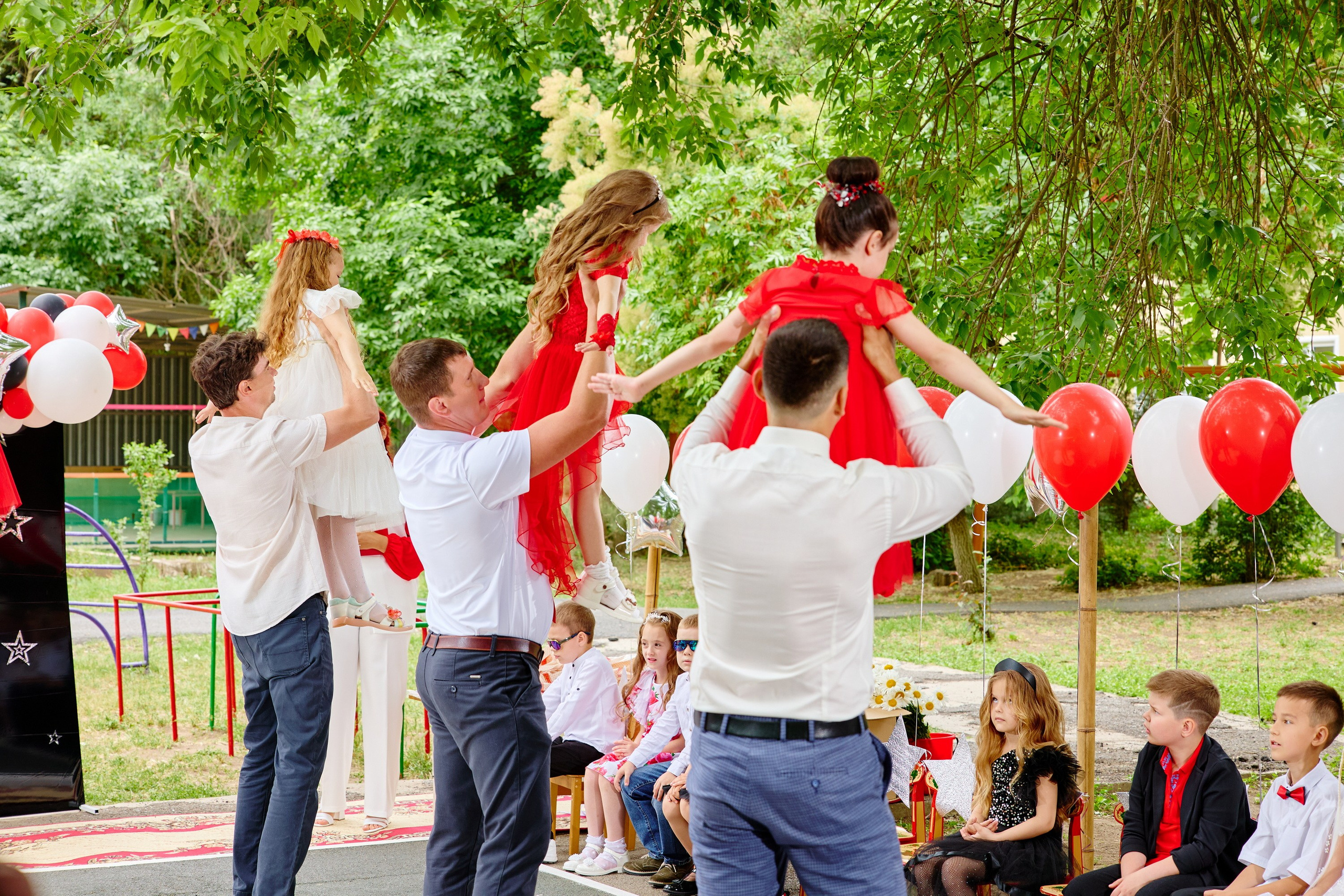 Выпускной 45 сад. Фотограф Выпускные альбомы Таганрог Сергей Коробченко