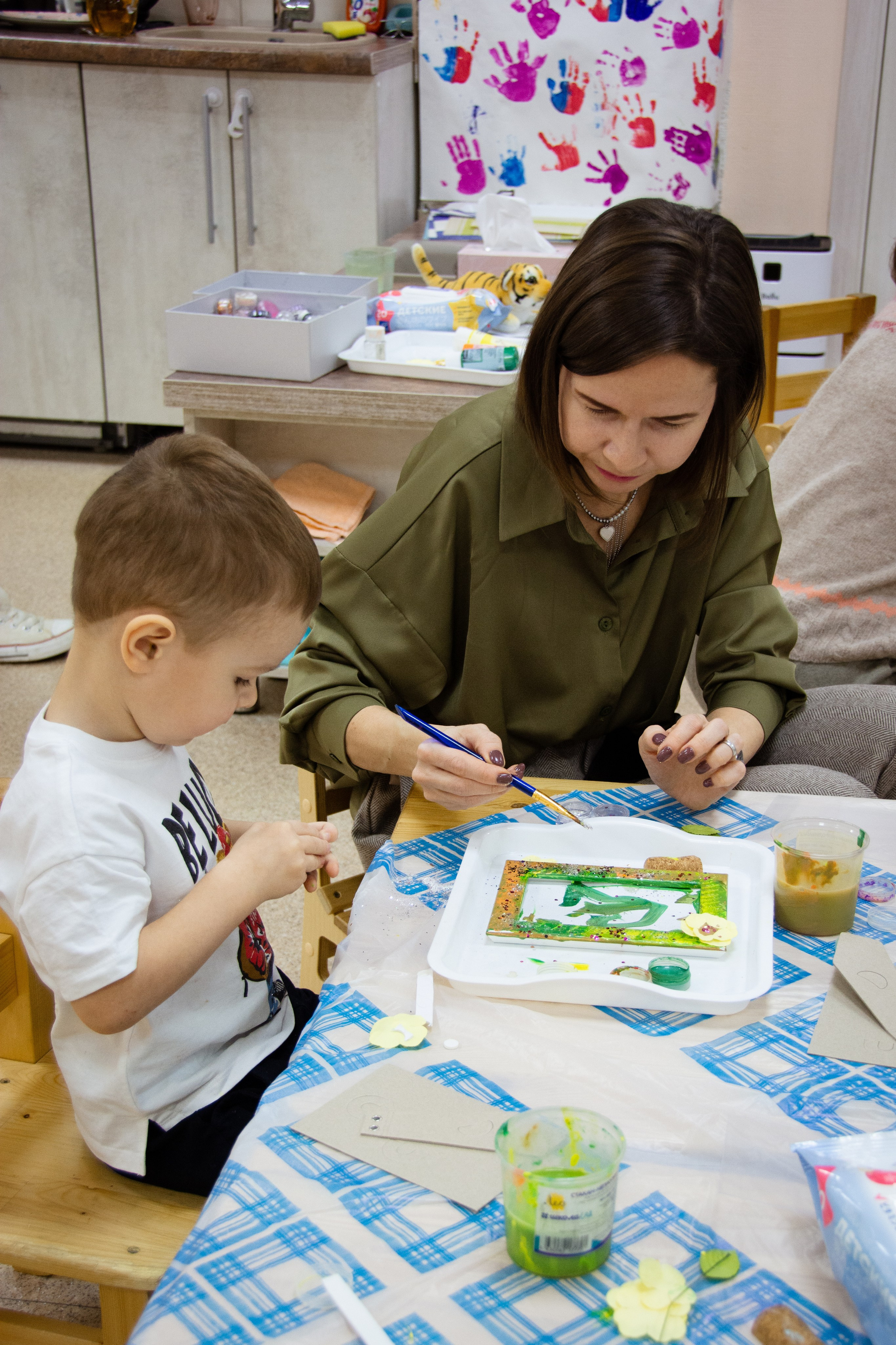 День матери. Дальневосточный Монтессори Центр. Семейный и репортажный фотограф в Хабаровске Татьяна Болычева