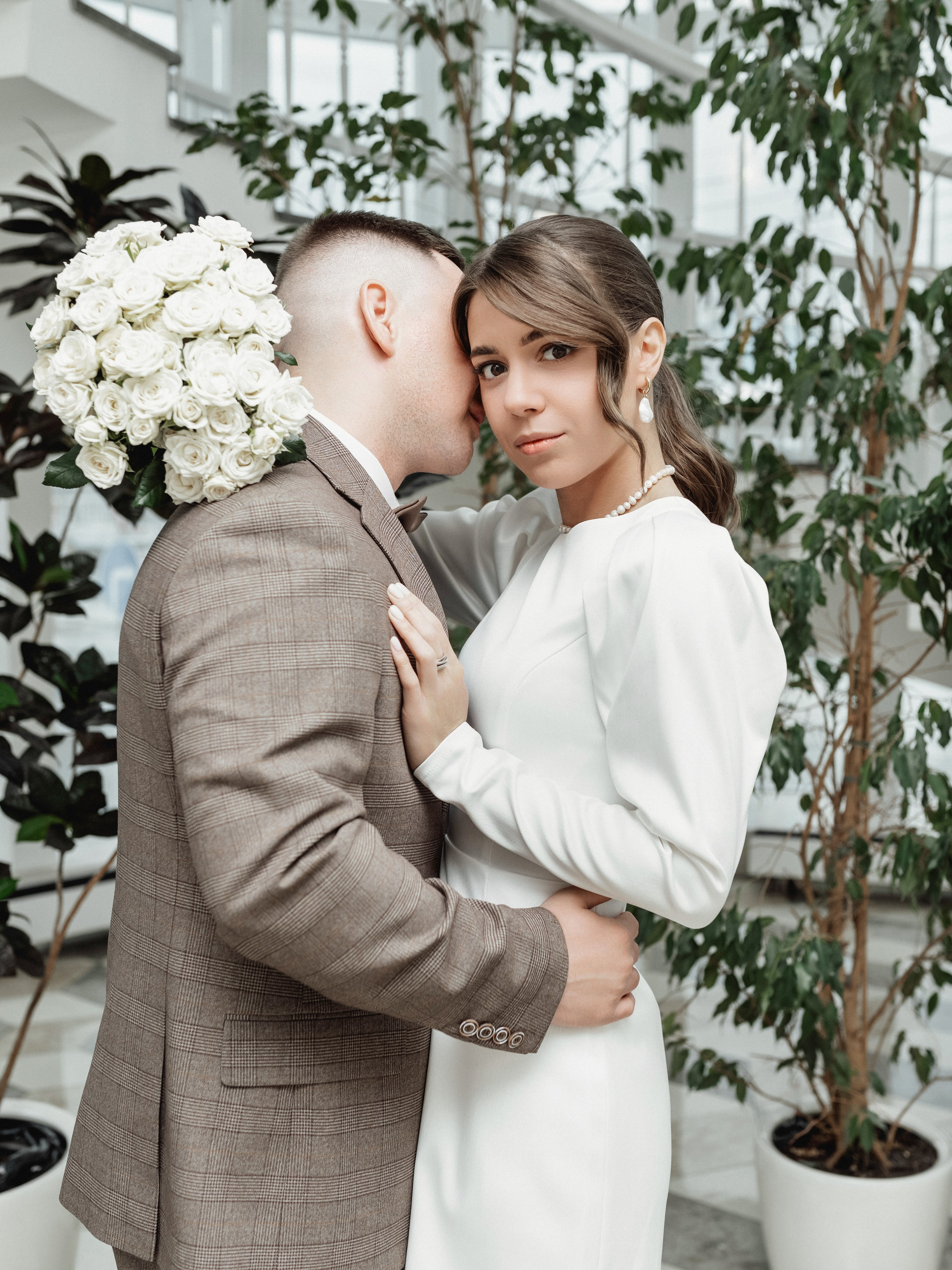 Свадебный фотограф в Центральном Загсе, Новосибирск | Яна Иванова. Семейный и свадебный фотограф в Новосибирске Иванова Яна