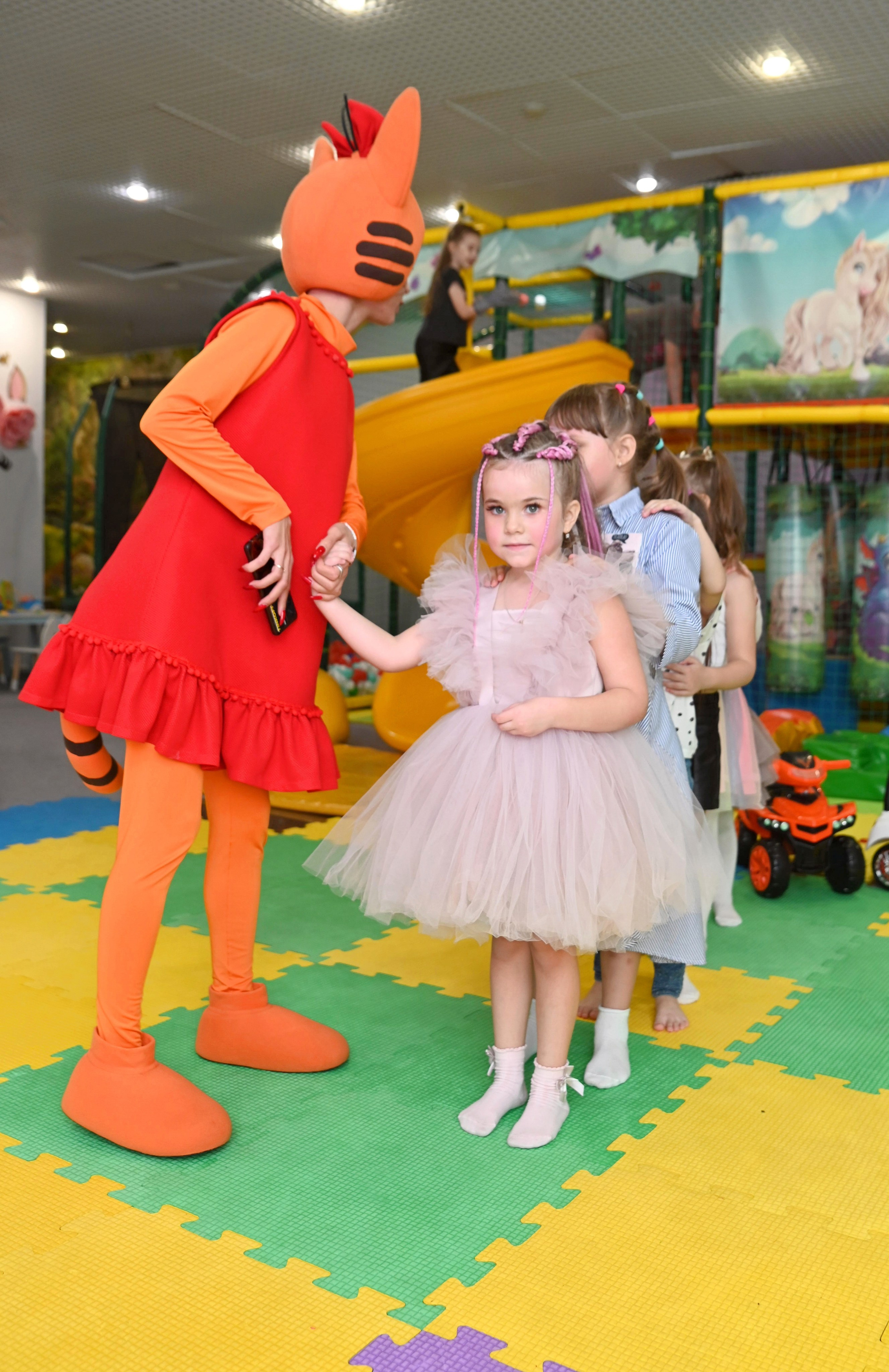 Игротека «Море Позитива». Я Ольга Казанцева, фотографирую снимаю ваши киноистории и печатаю фото и цифровые портреты на холсте