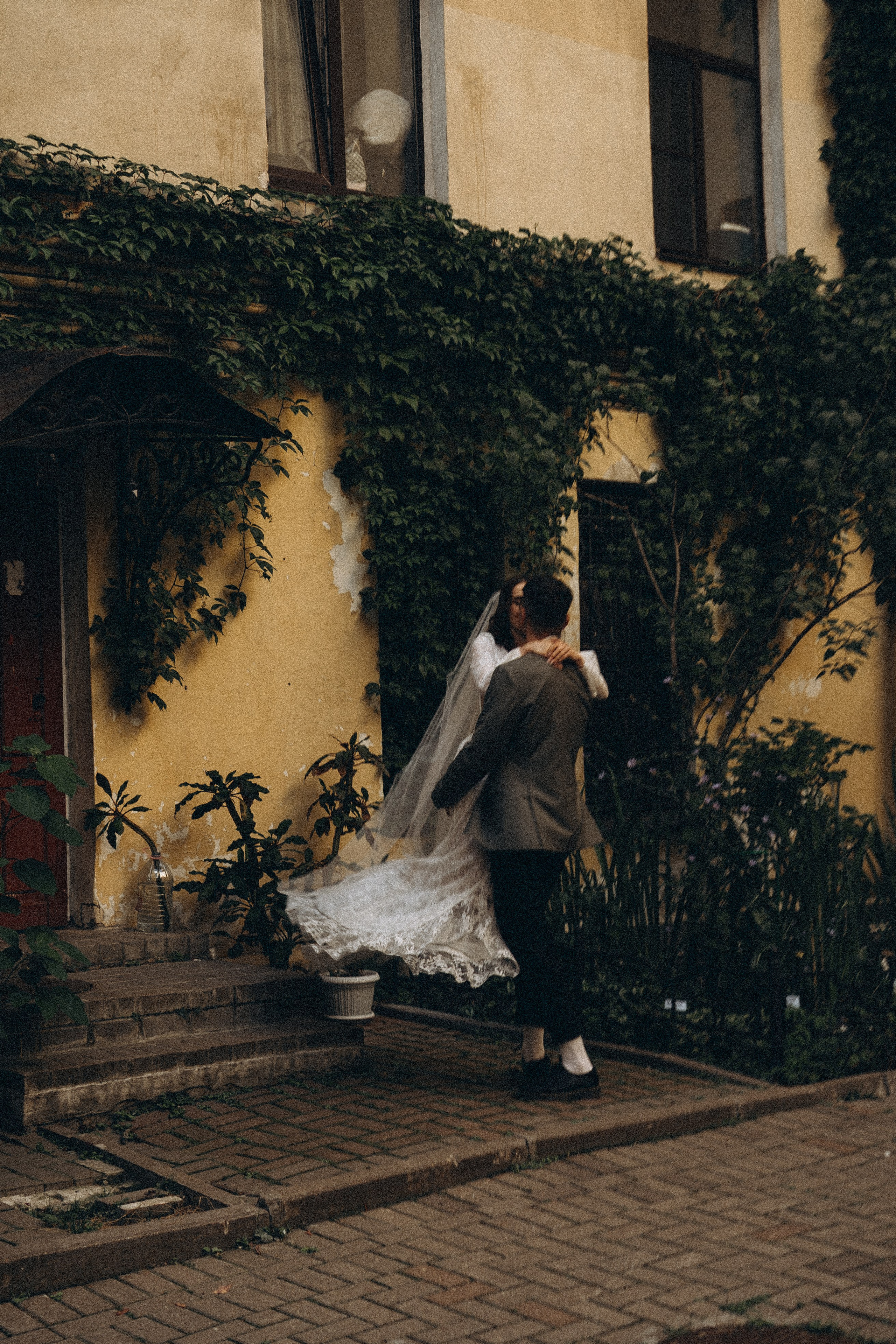 СВАДЕБНАЯ ПРОГУЛКА ВОЗЕ ИСАИКЕВСКОГО СОБОРА АСТОРИИ И ЗАКОНОДАЛЕТНОГО СОБРАНИЯ. Профессиональный фотограф, Санкт-Петербург — Виктория Богомолова