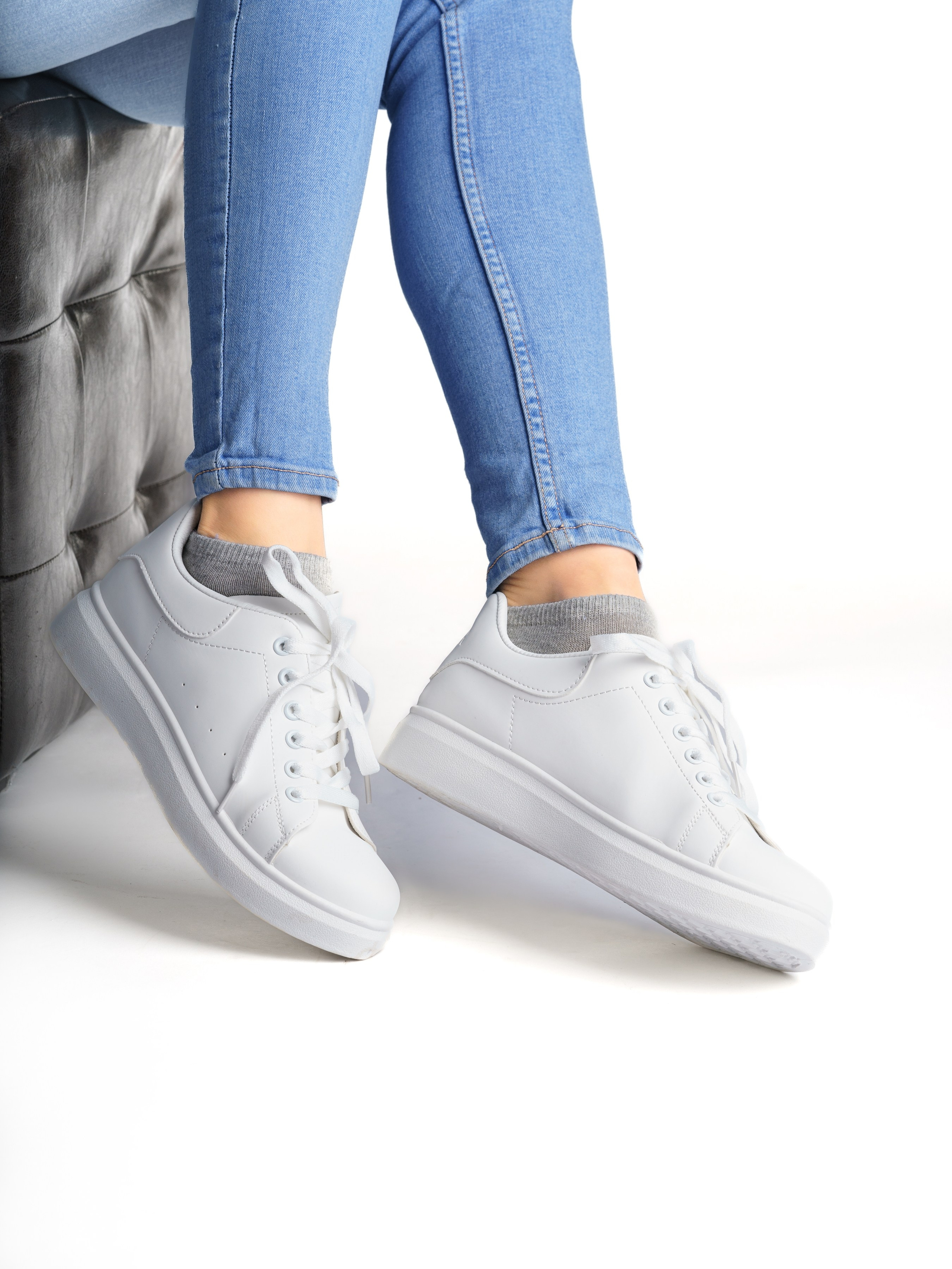 Носки и обувь. KED Production — продакшн из СПб. Создаём фото, видео и контент, который помогает брендам и селлерам продавать больше