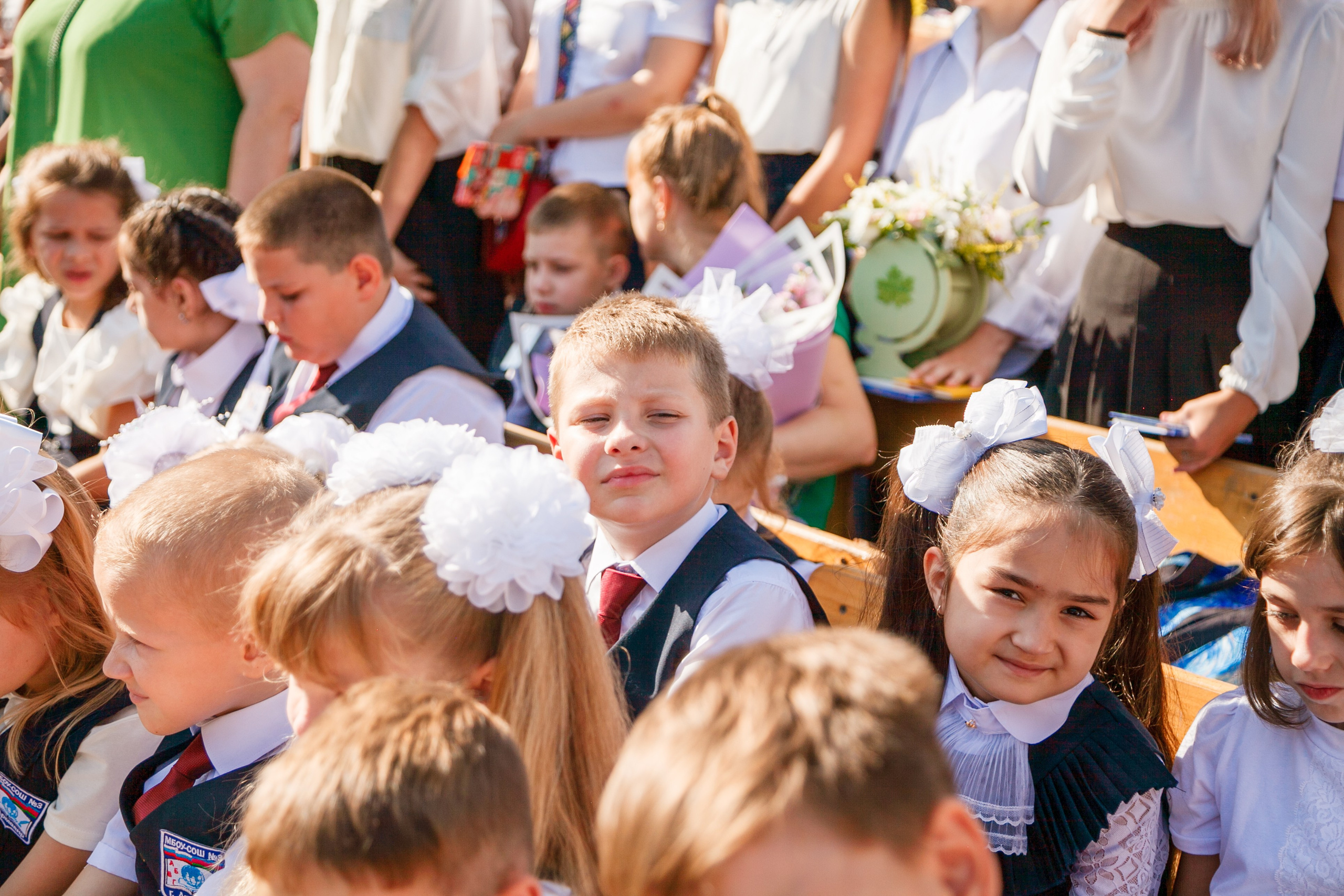 1 сентября линейка. Свадебный и семейный фотограф в Армавире
