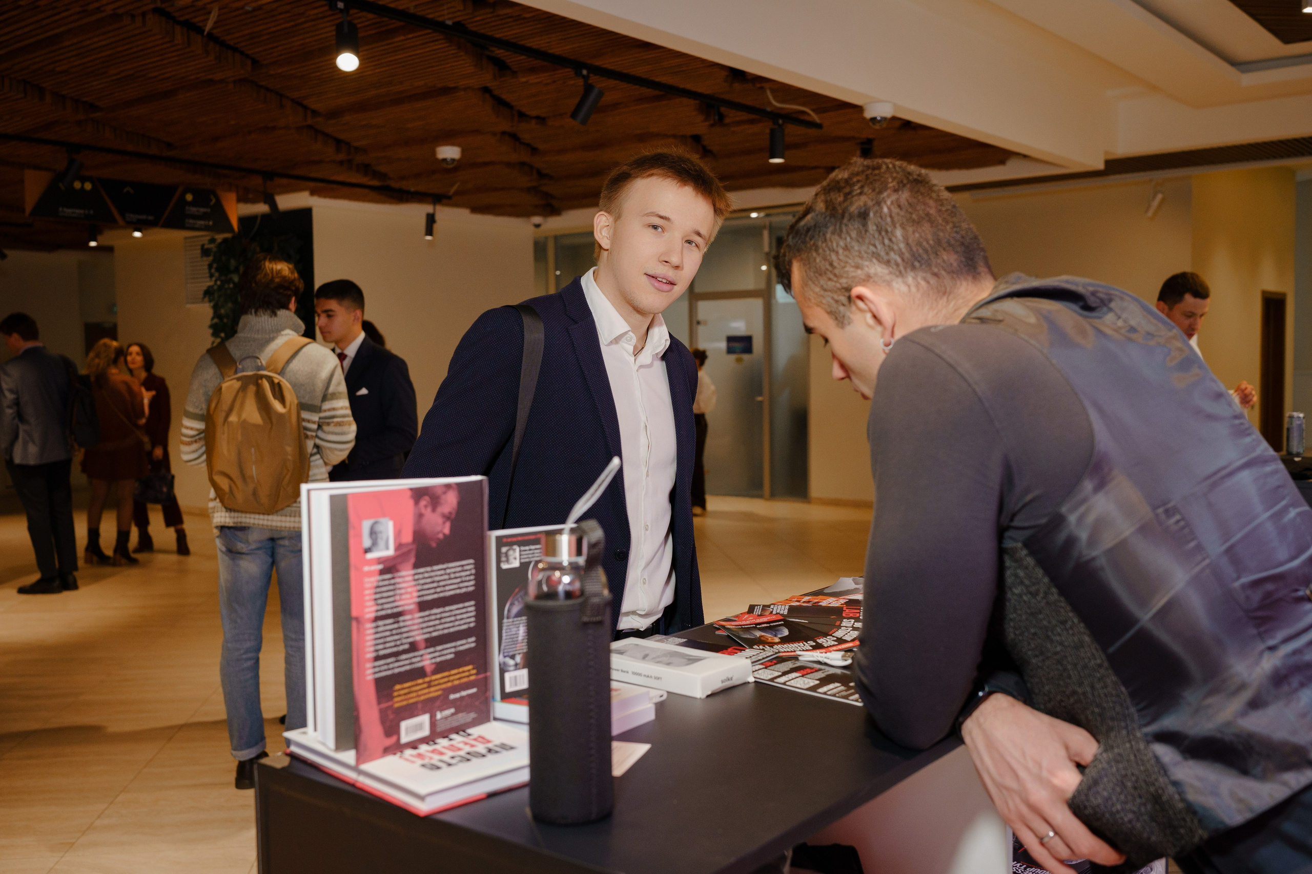 Репортажный фотограф на конференцию в Москве. Репортажный фотограф в Москве Саша Дружинина