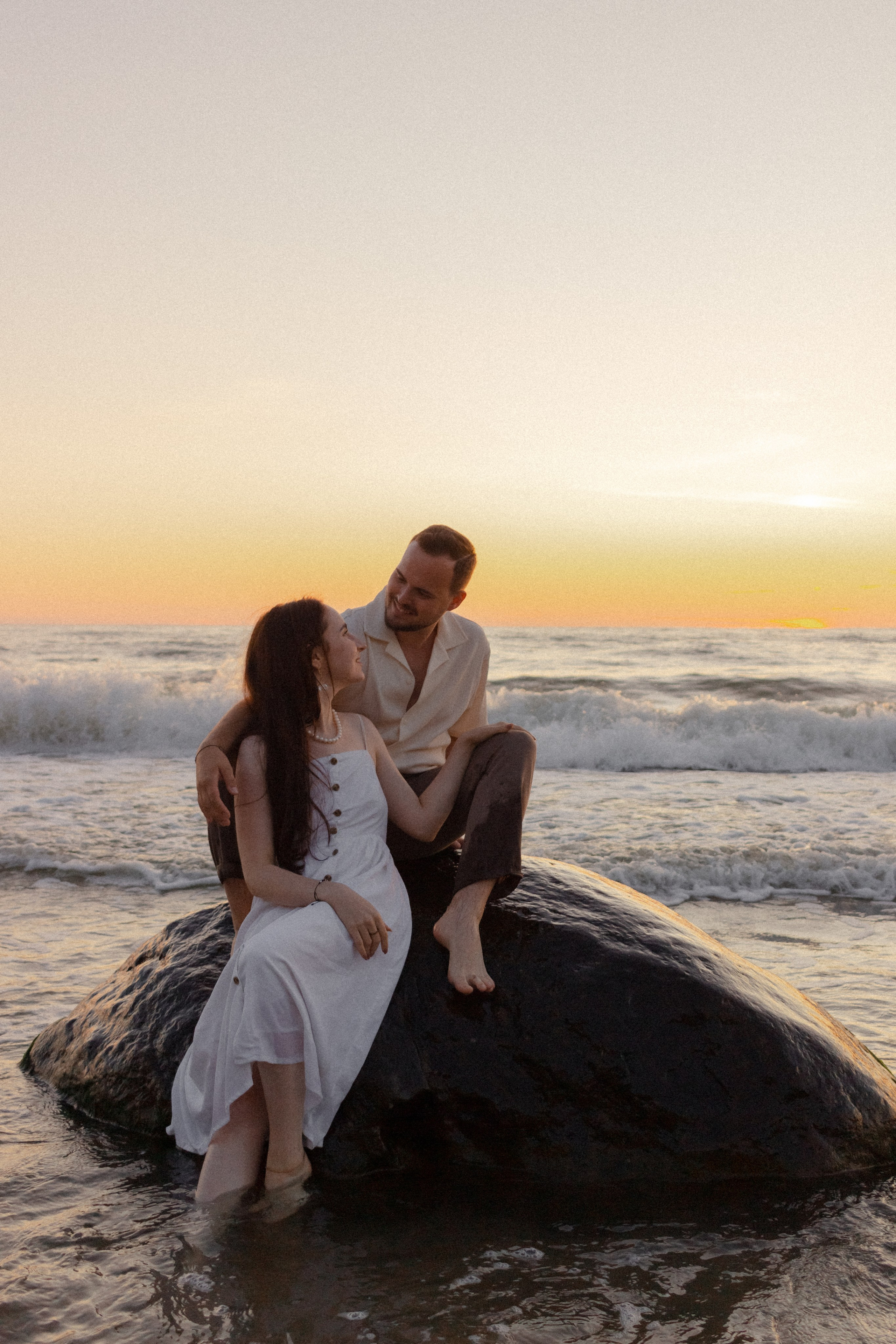 Киношная парная фотосессия на море в Калининграде / Донское. Портретный фотограф в Калининграде Рита Холодова