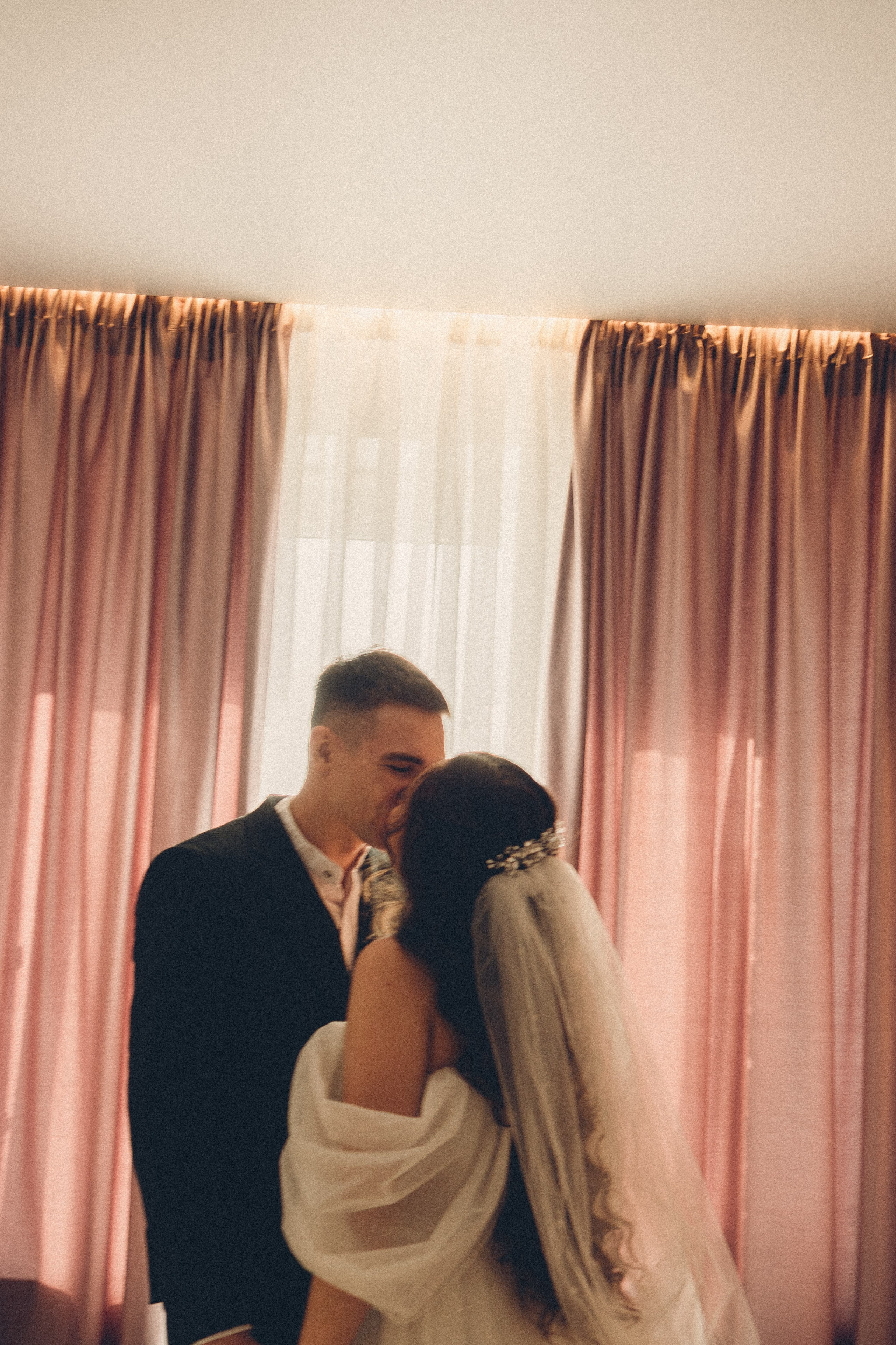 СВАДЕБНАЯ СЬЕМК В ПАРКЕ 300-ЛЕТИЯ. Профессиональный фотограф, Санкт-Петербург — Виктория Богомолова