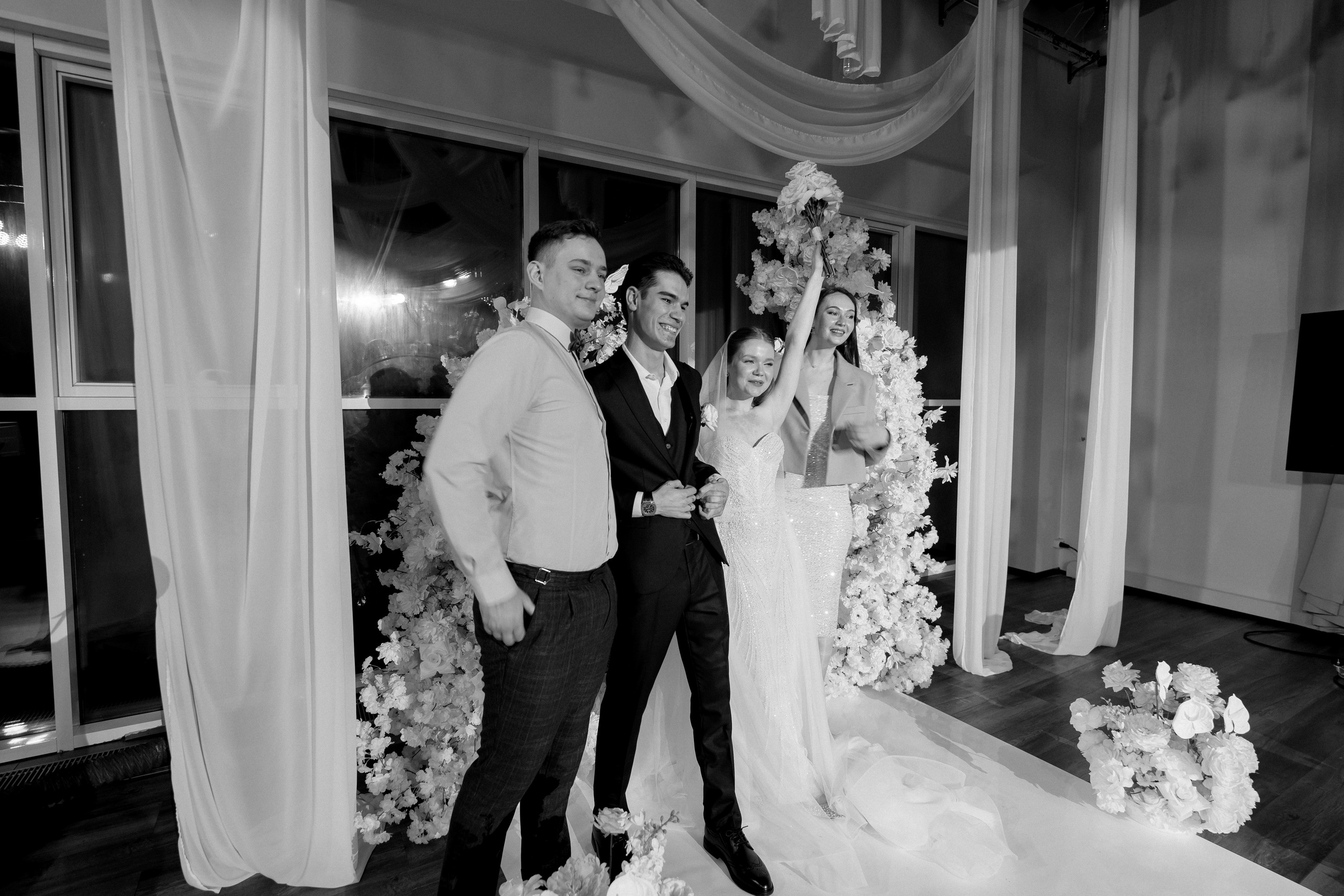 СВАДЕБНАЯ СЬЕМКА СБОРОВ В ОТЕЛЕ И ВЫЕЗД НА ЦЕРЕМОНИЮ (СНЯТО В СИБИРЕ В НИЖНЕВАРТОВСКЕ). Профессиональный фотограф, Санкт-Петербург — Виктория Богомолова