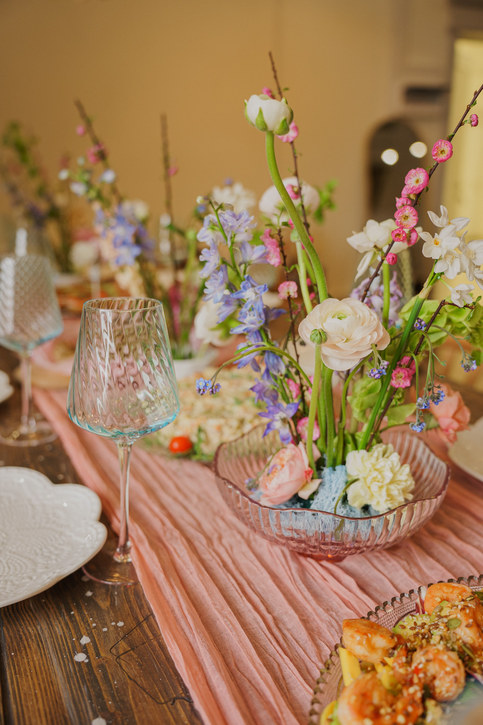 ВЕСЕННИЙ БРАНЧ. Женский портрет