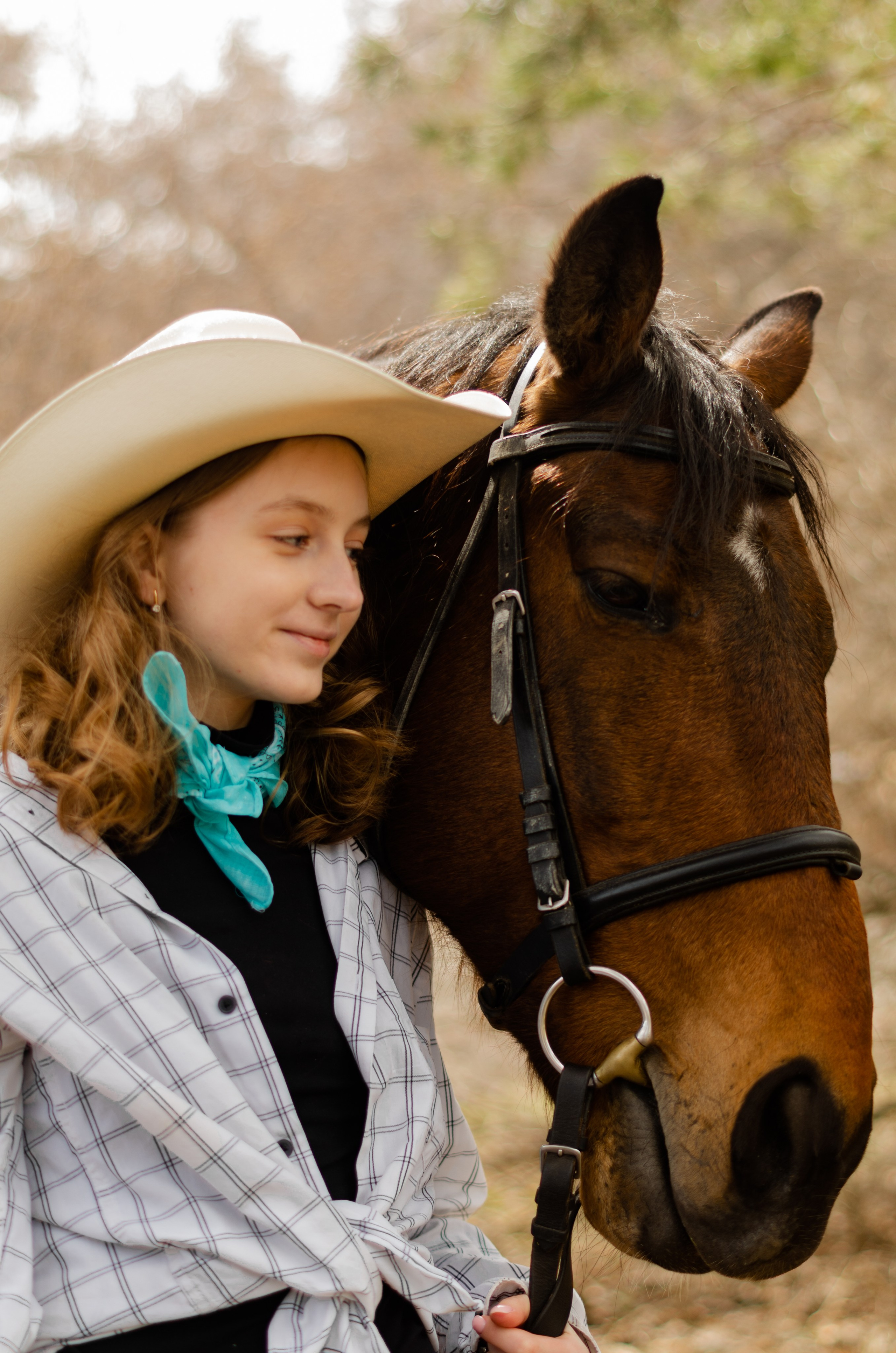 Ковбойская девчонка. Фотограф Марина Доглядная Челябинск фотосессии с лошадьми, мотоциклами
