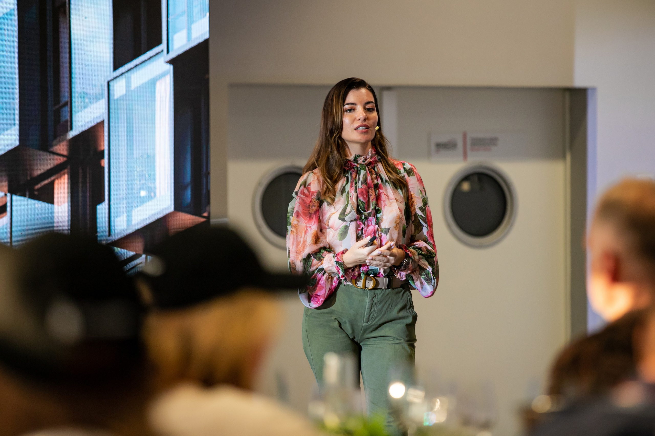 Italian Weekend Pioneer. Репортажный и fashion фотограф в Москве Сергей Бардин