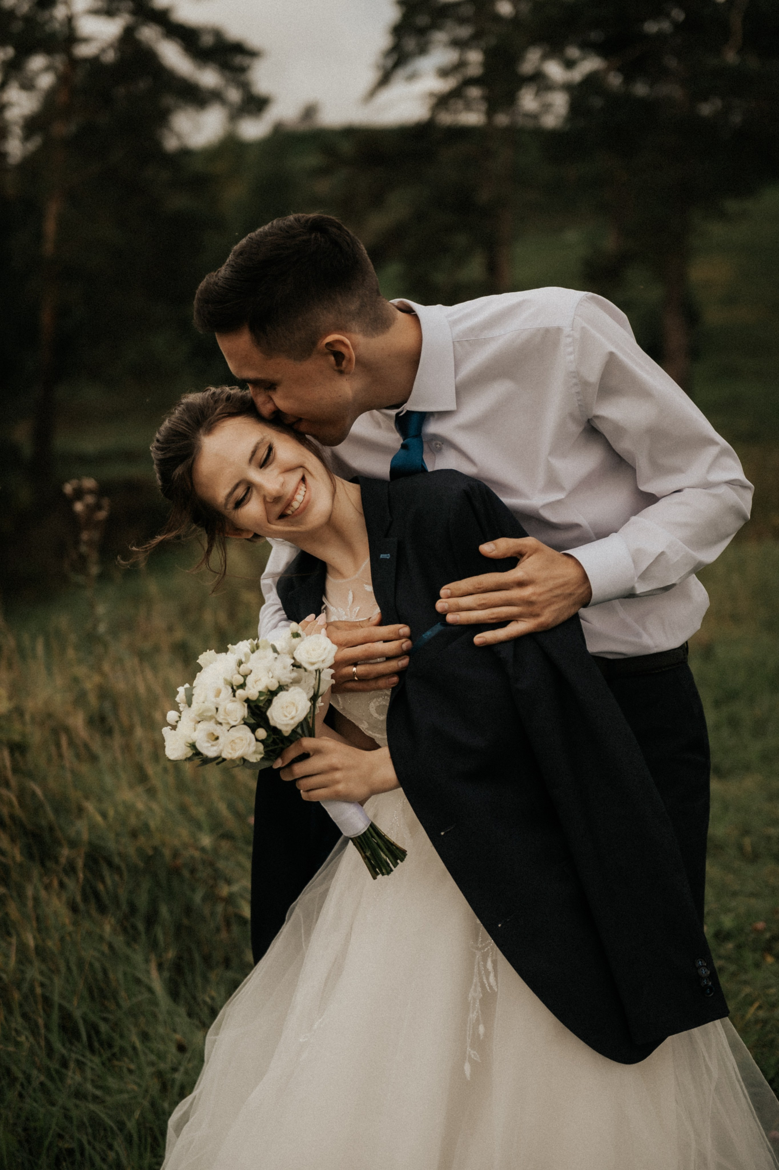 Свадебные фотографии. Фотограф в Барнауле Дарья Бутурлакина. Люби.Цени.Касайся