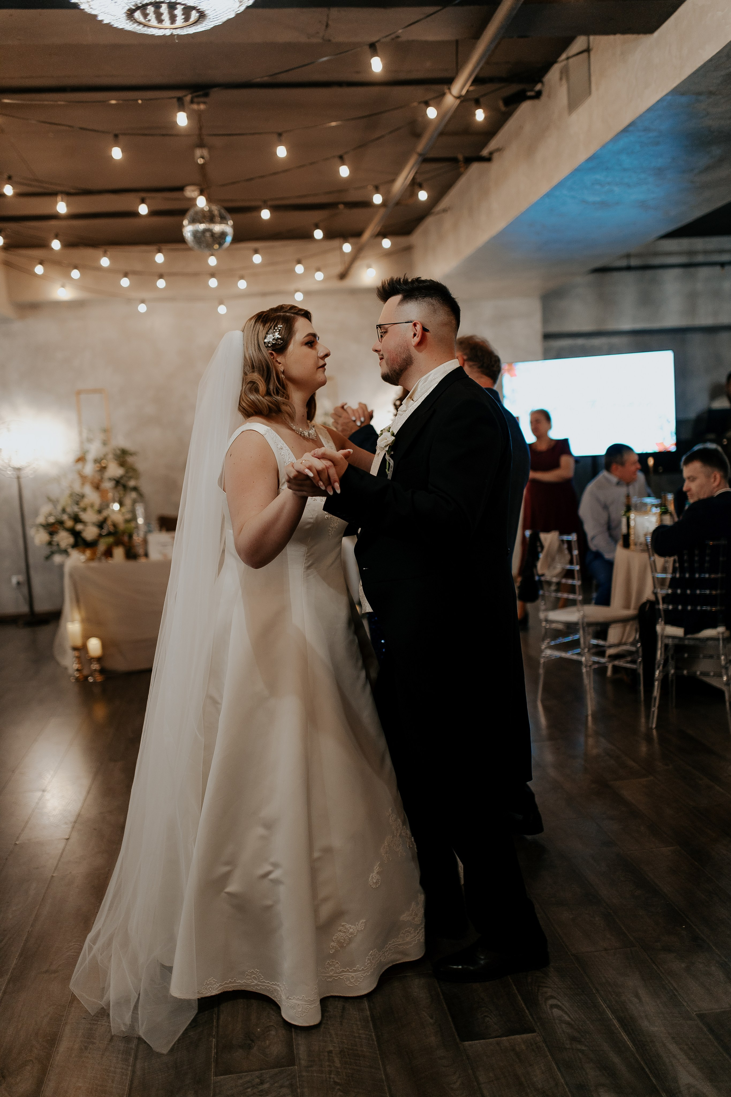 Свадебные фотографии из Эрмитажа. Фотограф в Санкт-Петербурге Лиза Семченкова