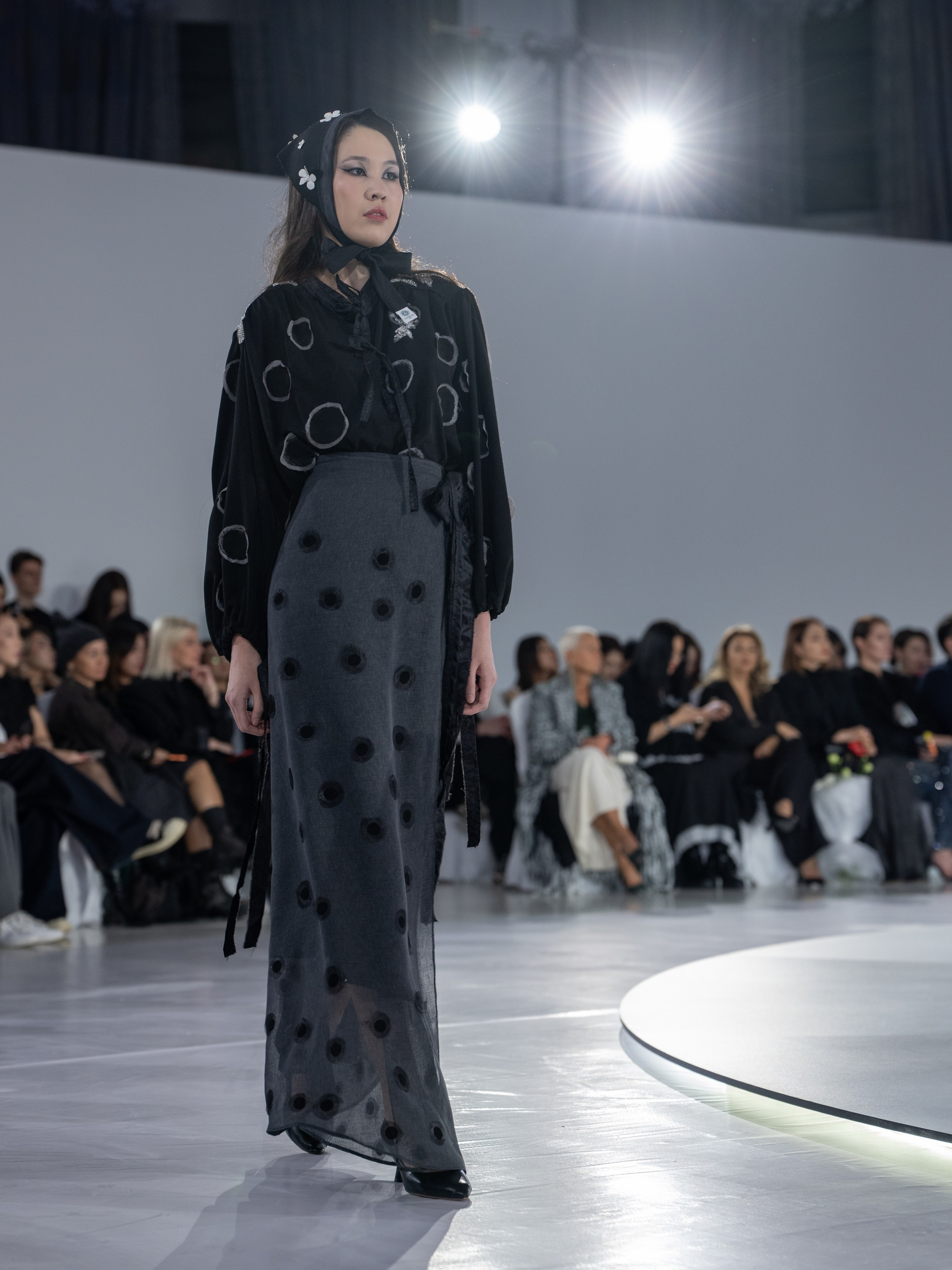 Дизайнер Kharchi. Сайт Алматинского НЮ АРТ, будуар и фэшн фотографа Дениса Карпенко