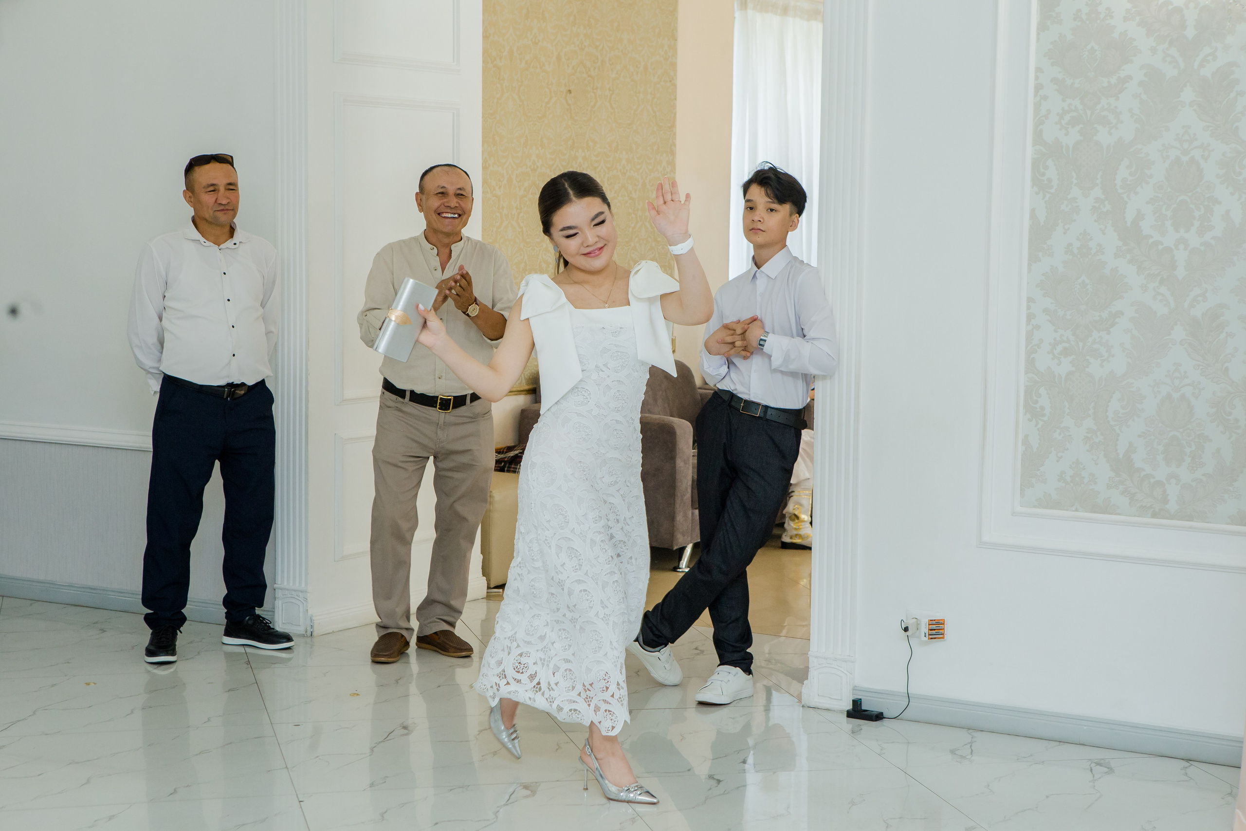 QYZ UZATU ZHADYRA. Свадебный и репортажный фотограф в Астане T.Yertay «Nomad media»